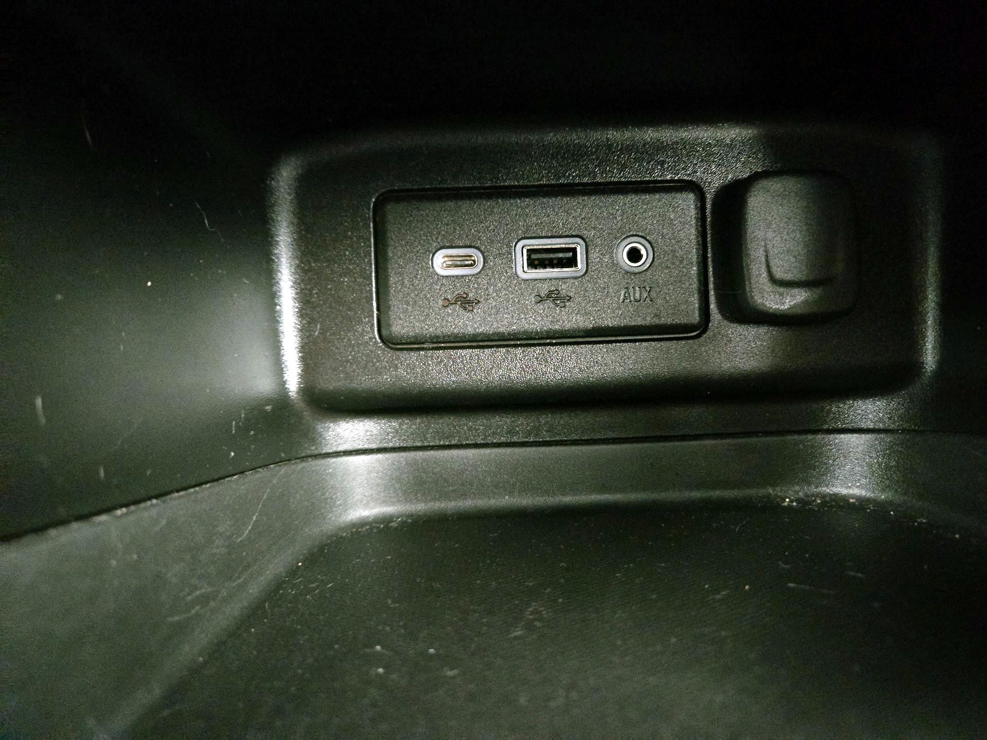 Thumbnail: 2022 Chevrolet Equinox - 18