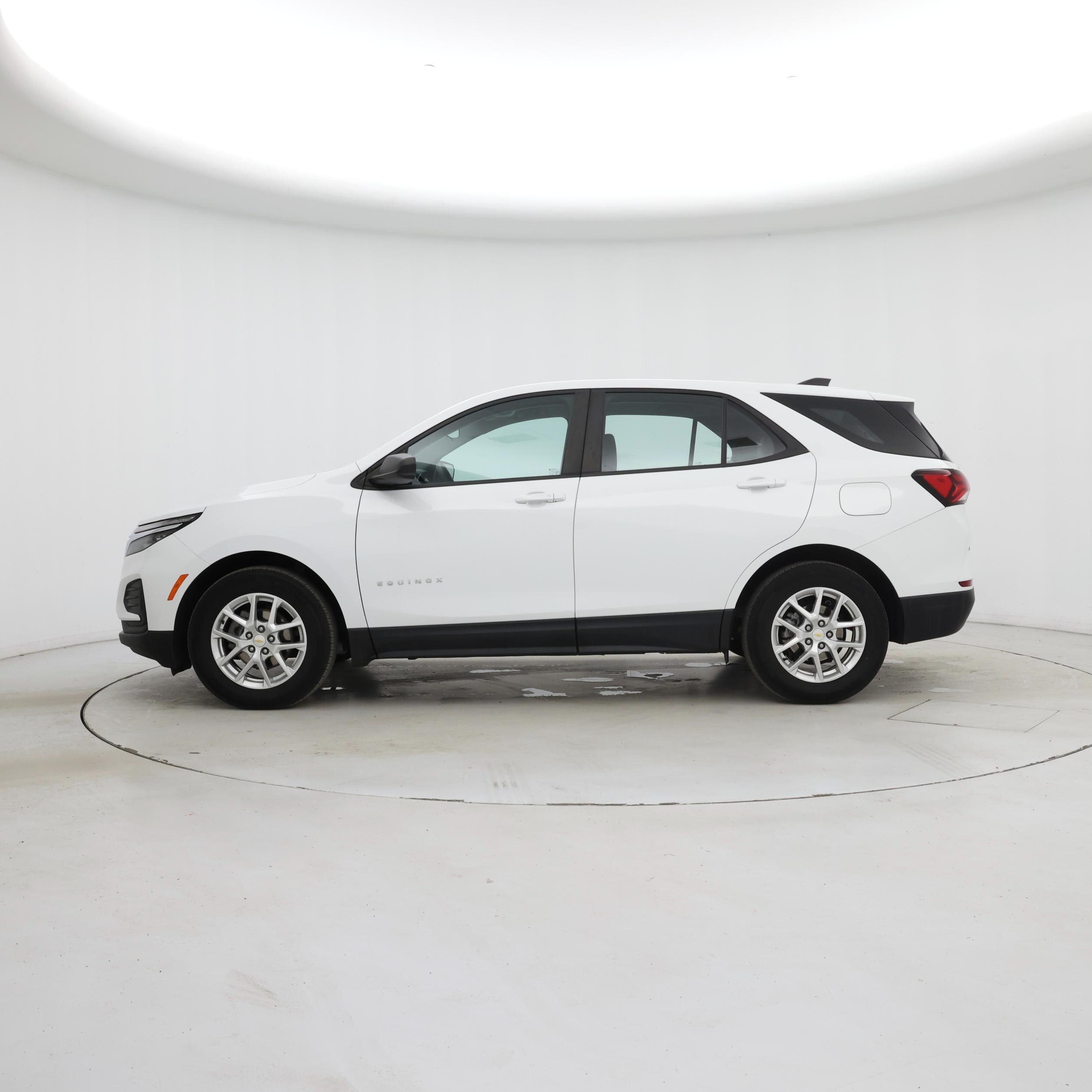 Thumbnail: 2022 Chevrolet Equinox - 3