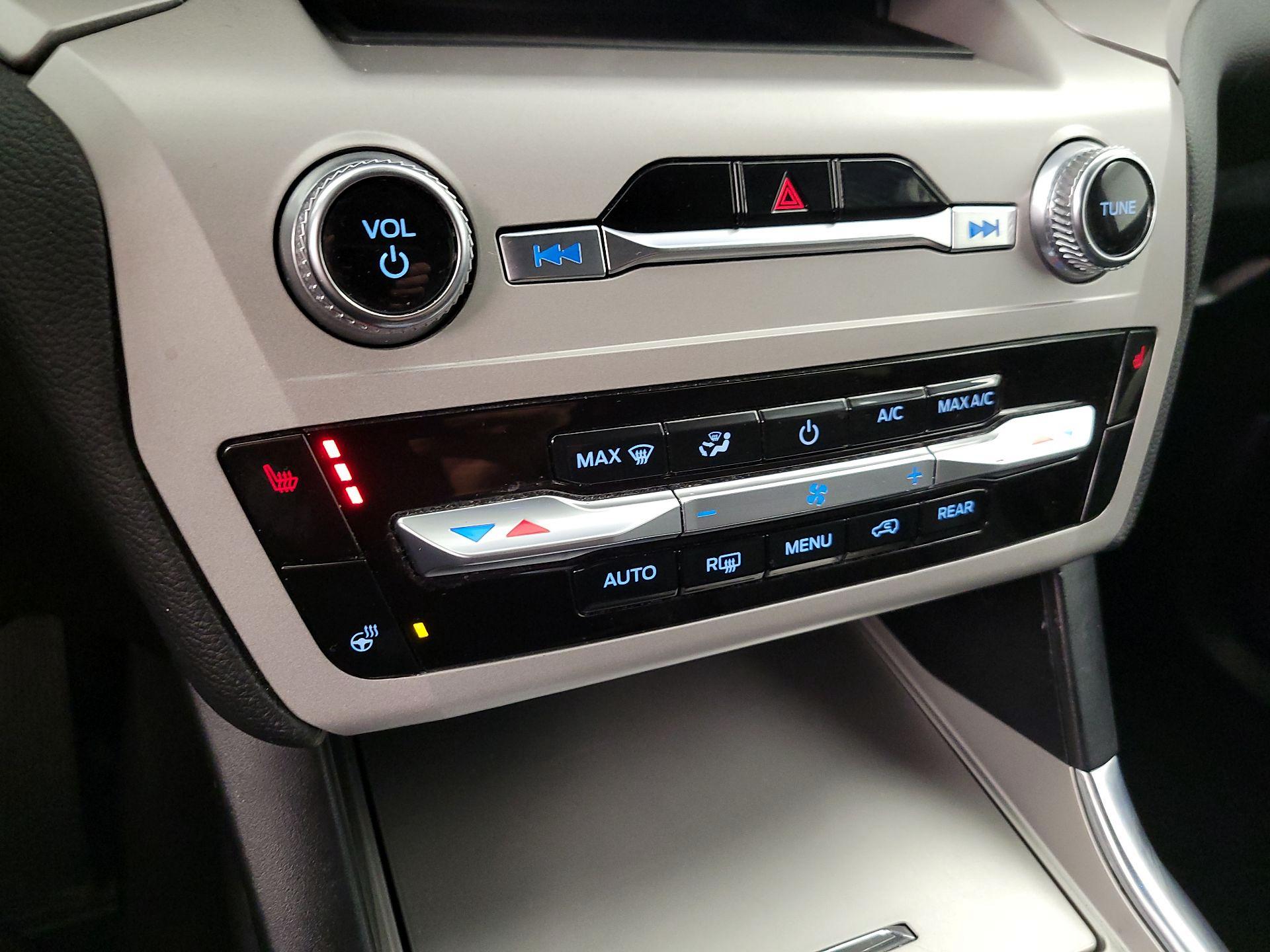 Thumbnail: 2023 Ford Explorer - 16