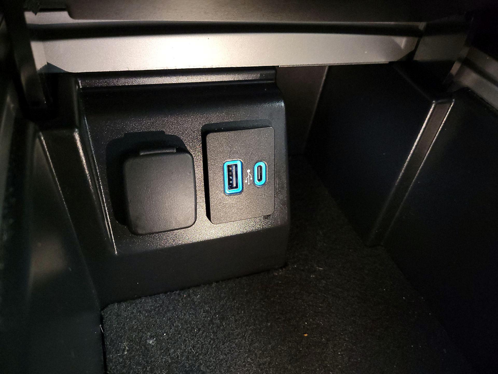 Thumbnail: 2023 Ford Explorer - 18