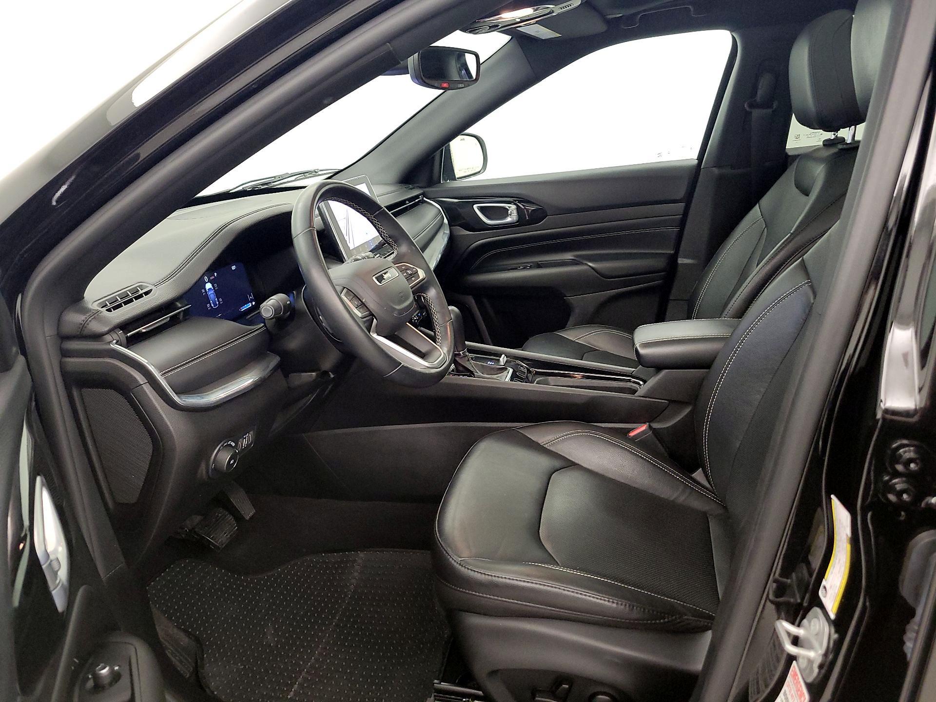 Thumbnail: 2022 Jeep Compass - 11