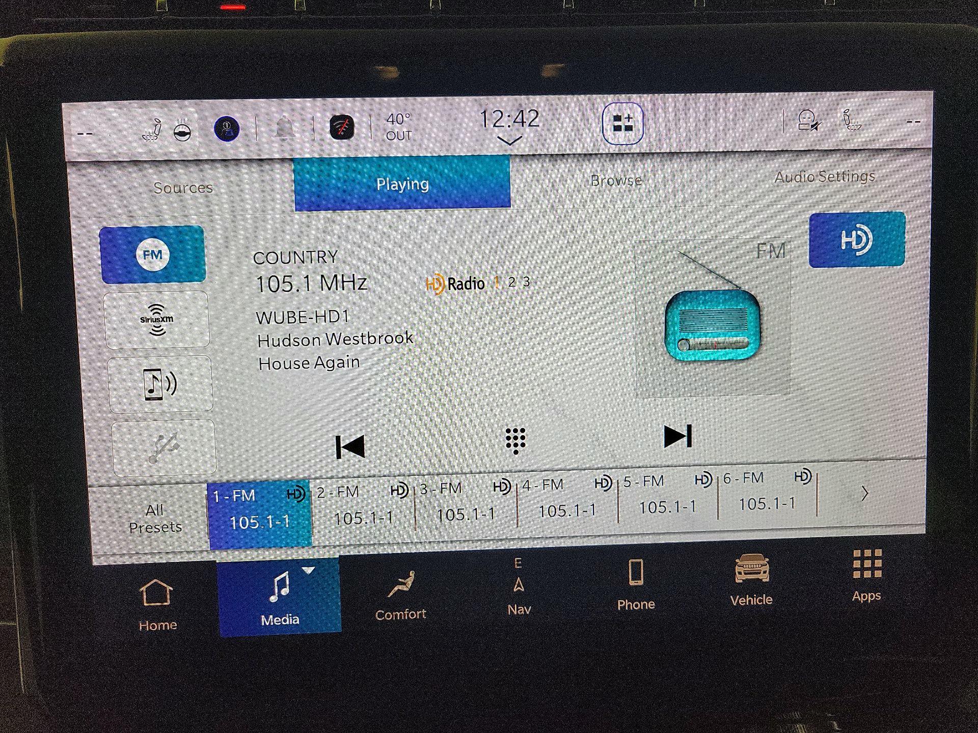 Thumbnail: 2022 Jeep Grand Cherokee - 16