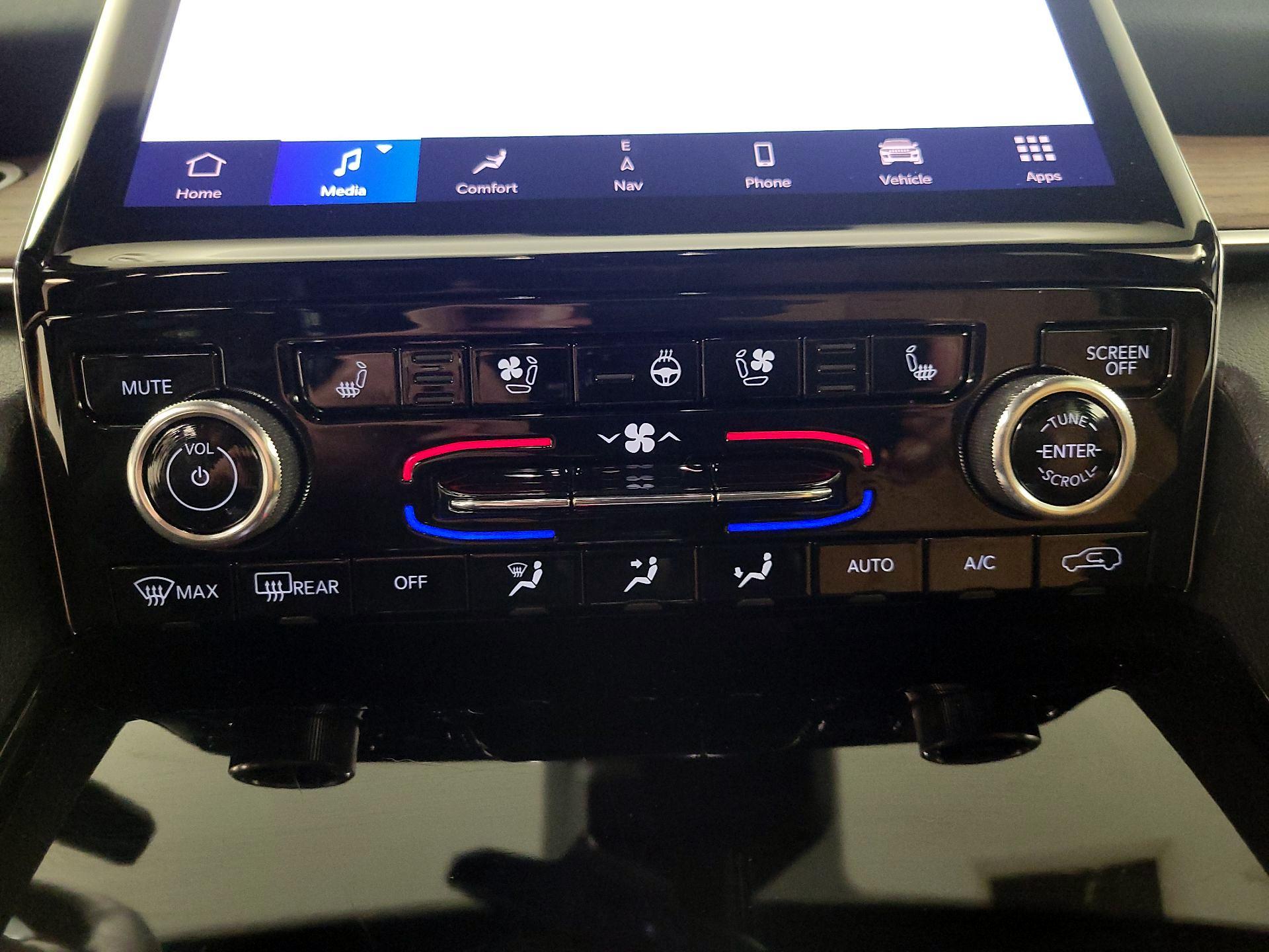 Thumbnail: 2022 Jeep Grand Cherokee - 17