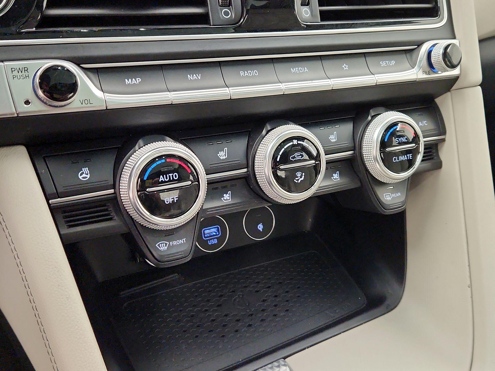 Thumbnail: 2023 Genesis G70 - 17