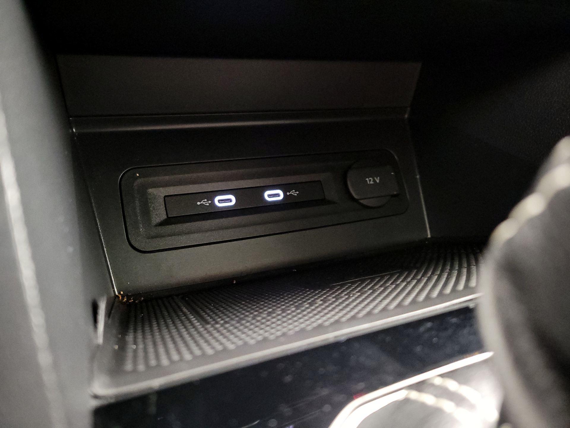 Thumbnail: 2022 Volkswagen Atlas - 18