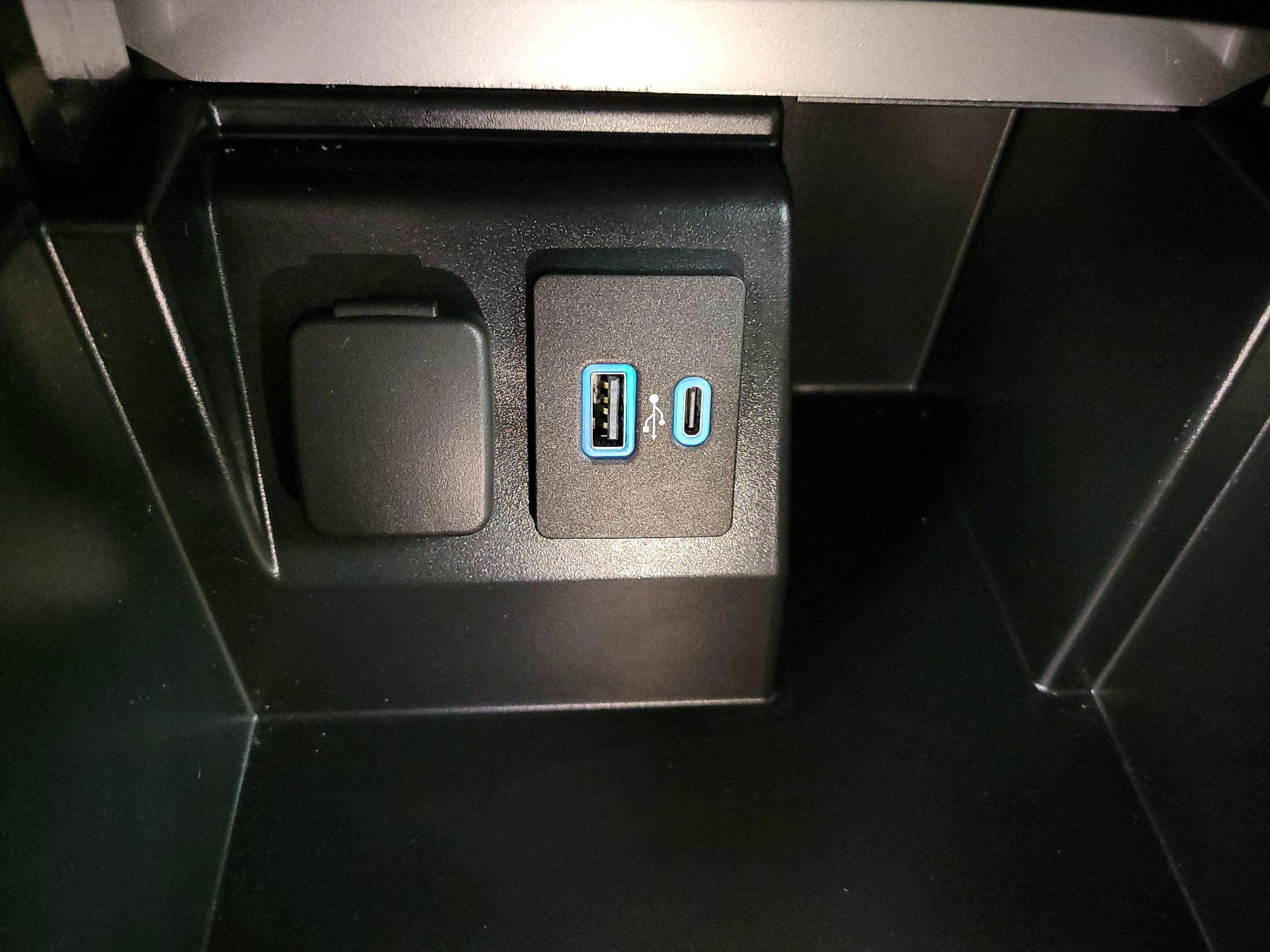 Thumbnail: 2021 Ford Explorer - 19