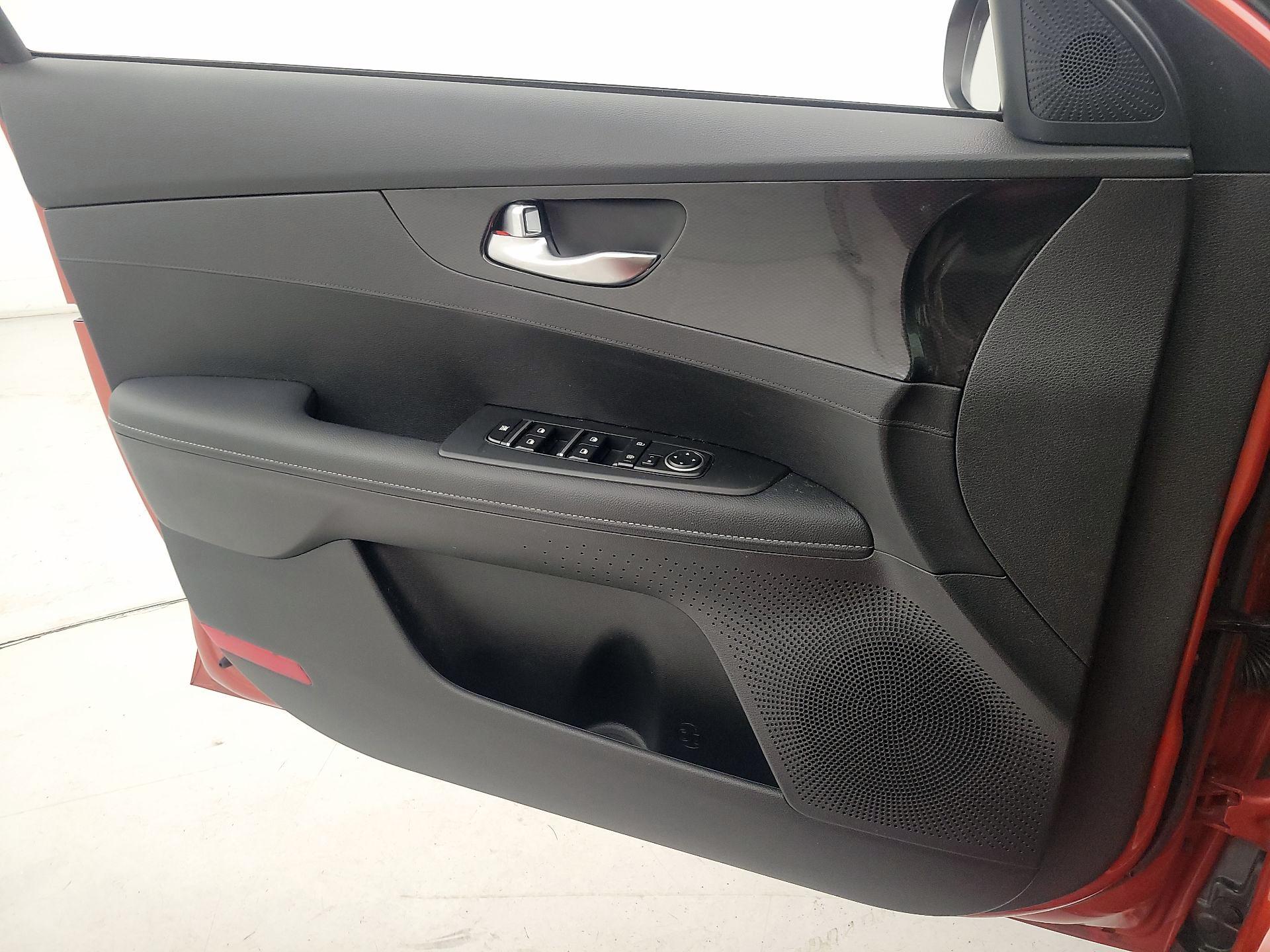 Thumbnail: 2023 Kia Forte - 12