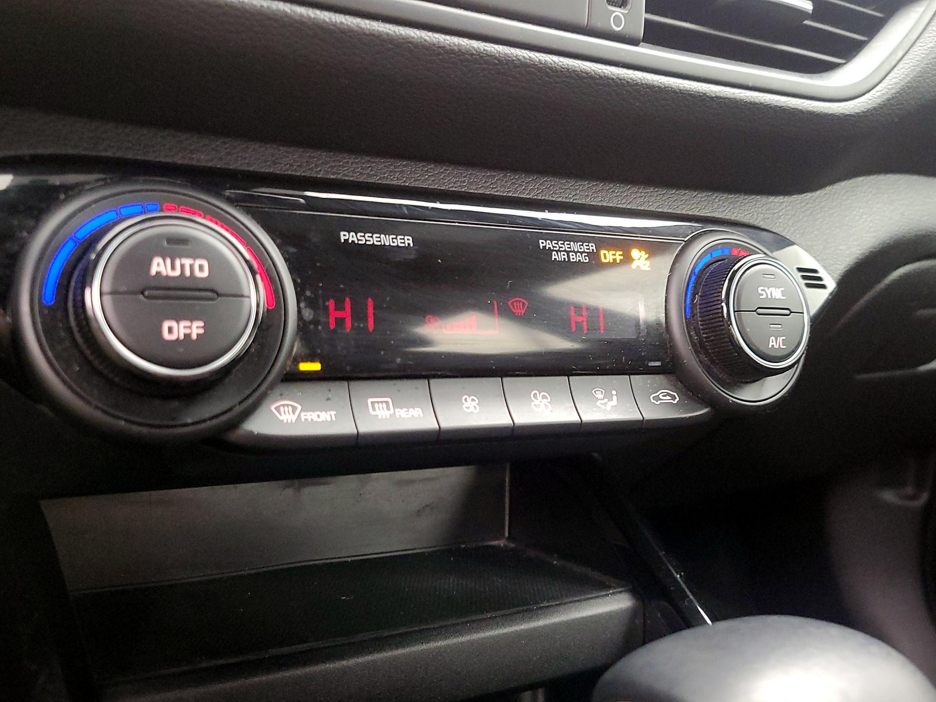 Thumbnail: 2023 Kia Forte - 17