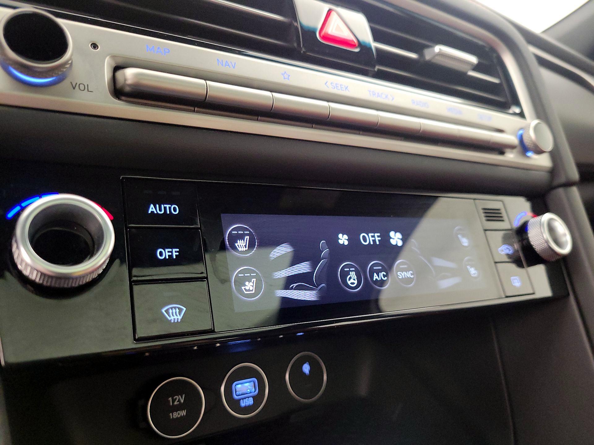 Thumbnail: 2024 Genesis G70 - 17