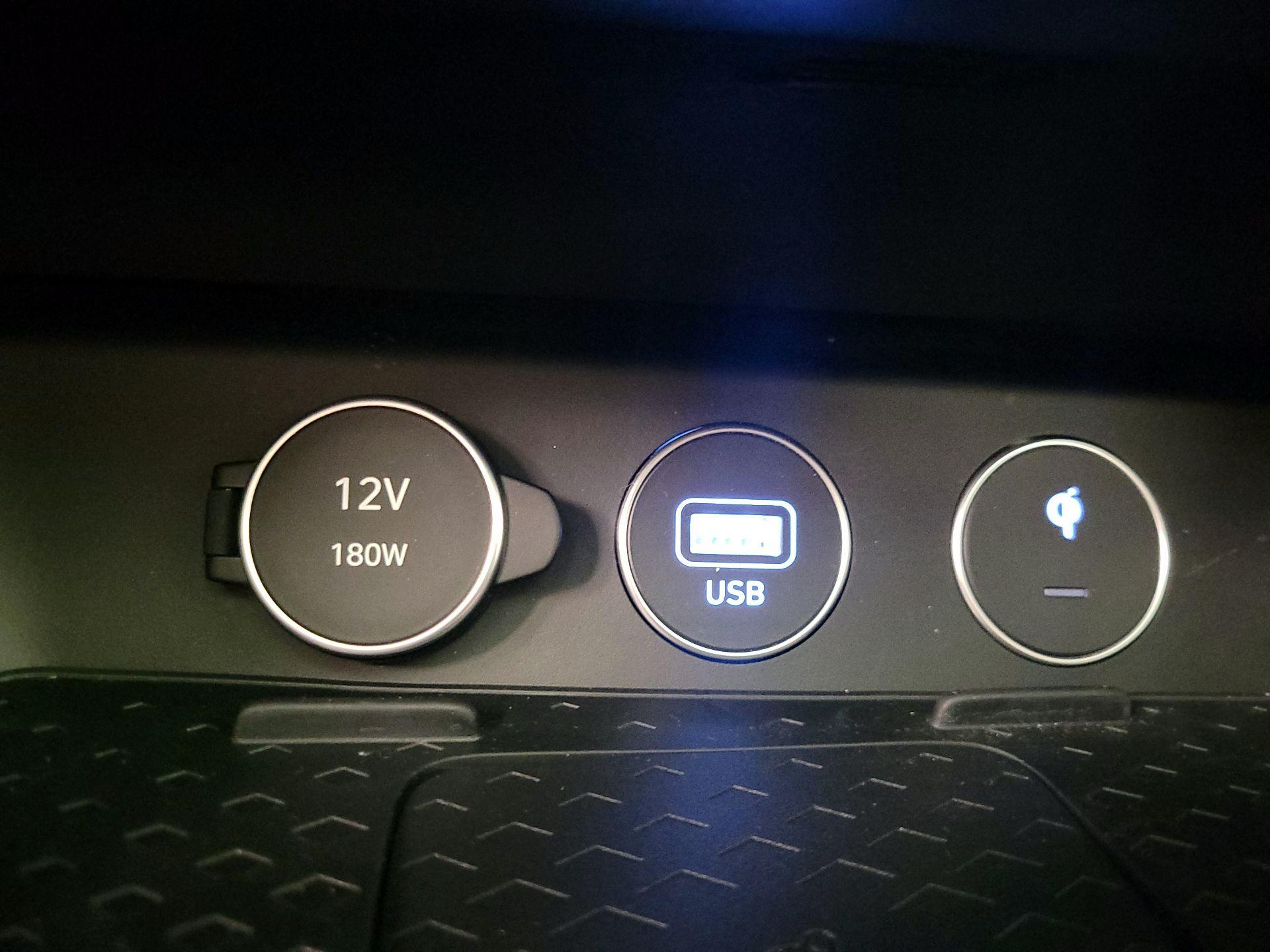 Thumbnail: 2024 Genesis G70 - 19