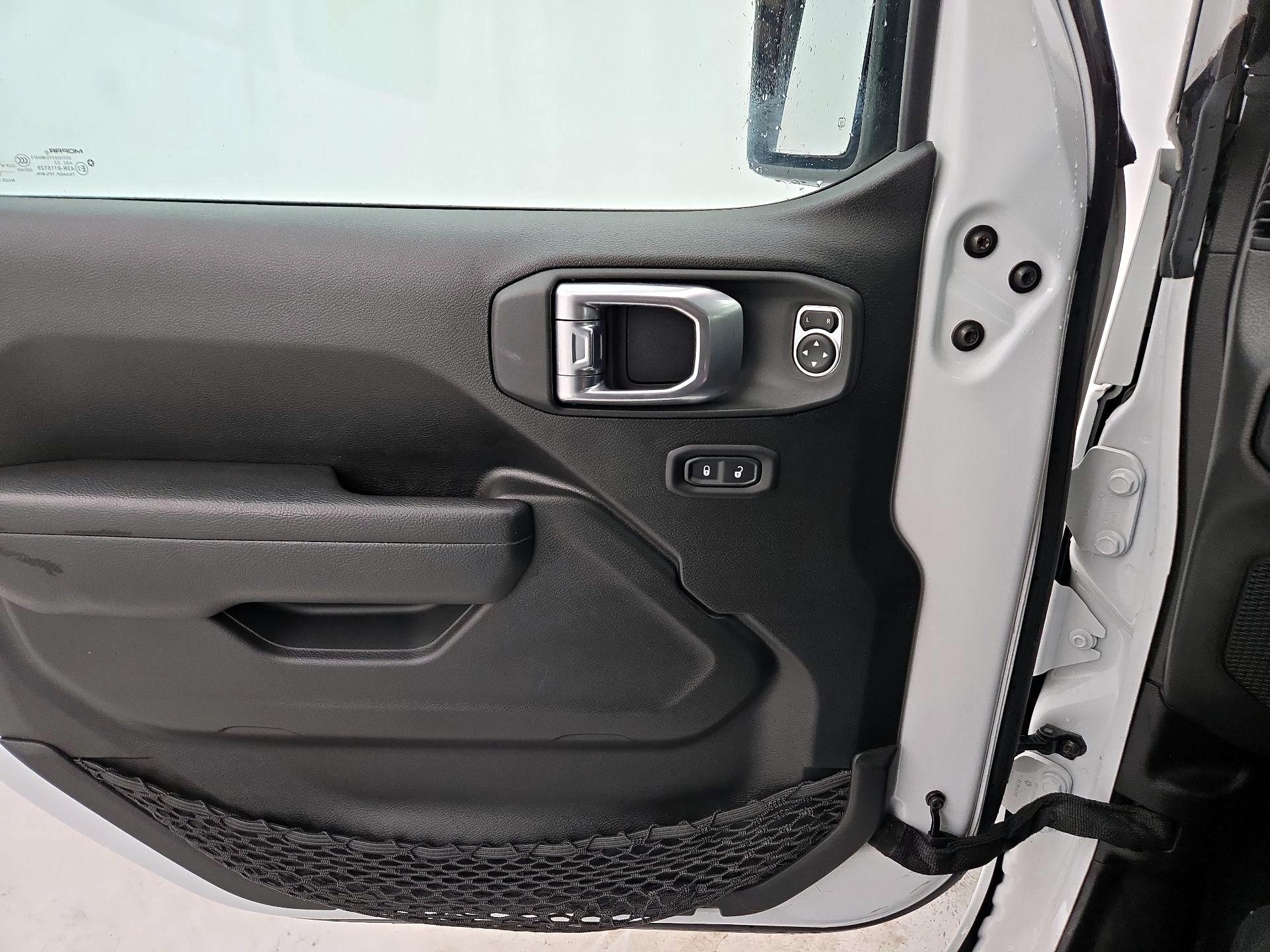 Thumbnail: 2022 Jeep Gladiator - 12