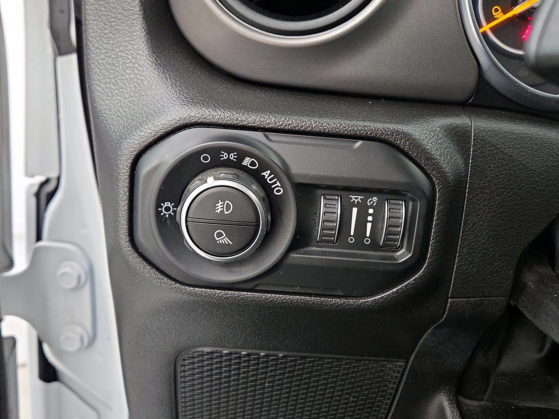 Thumbnail: 2022 Jeep Gladiator - 13