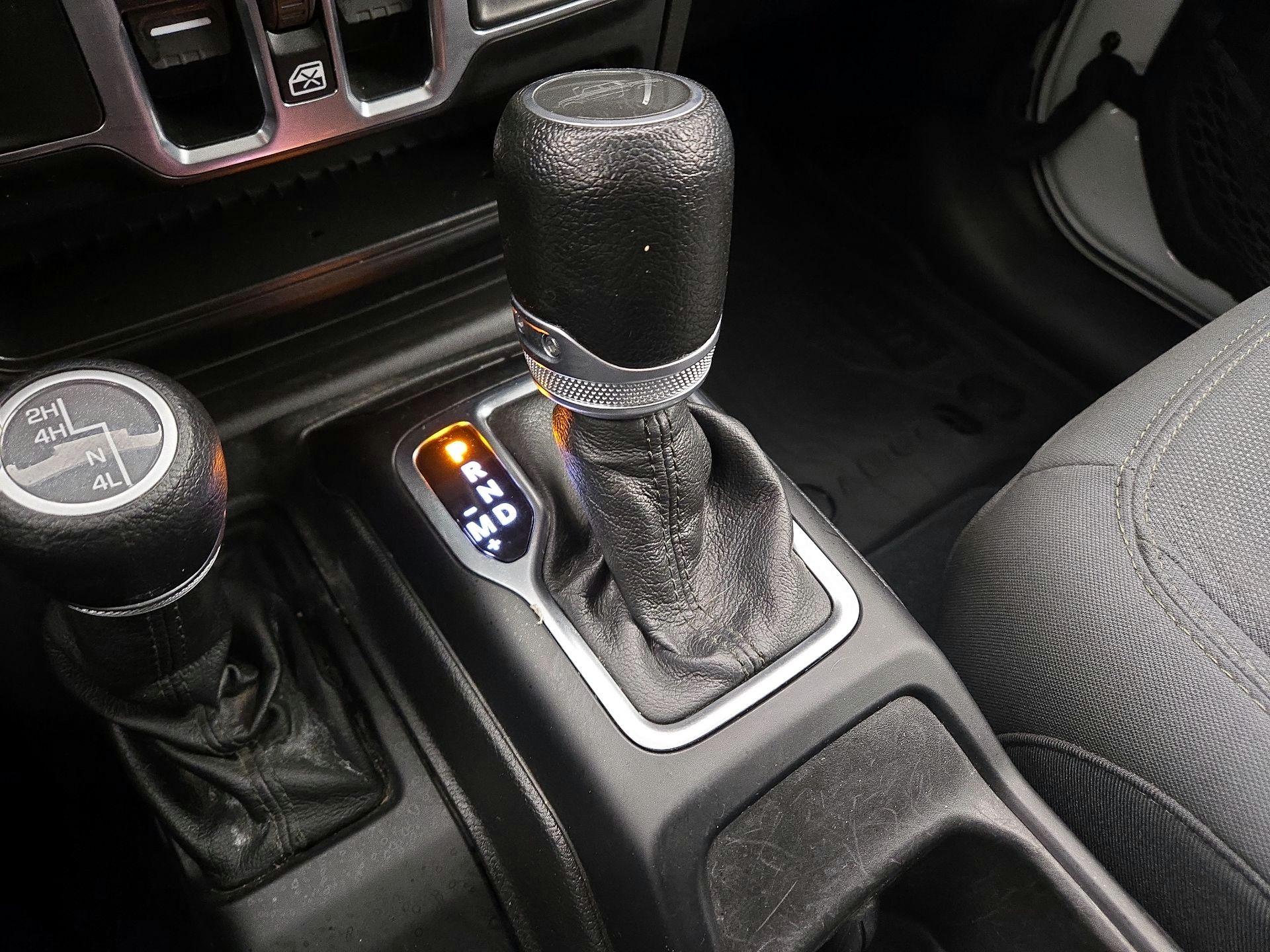 Thumbnail: 2022 Jeep Gladiator - 17