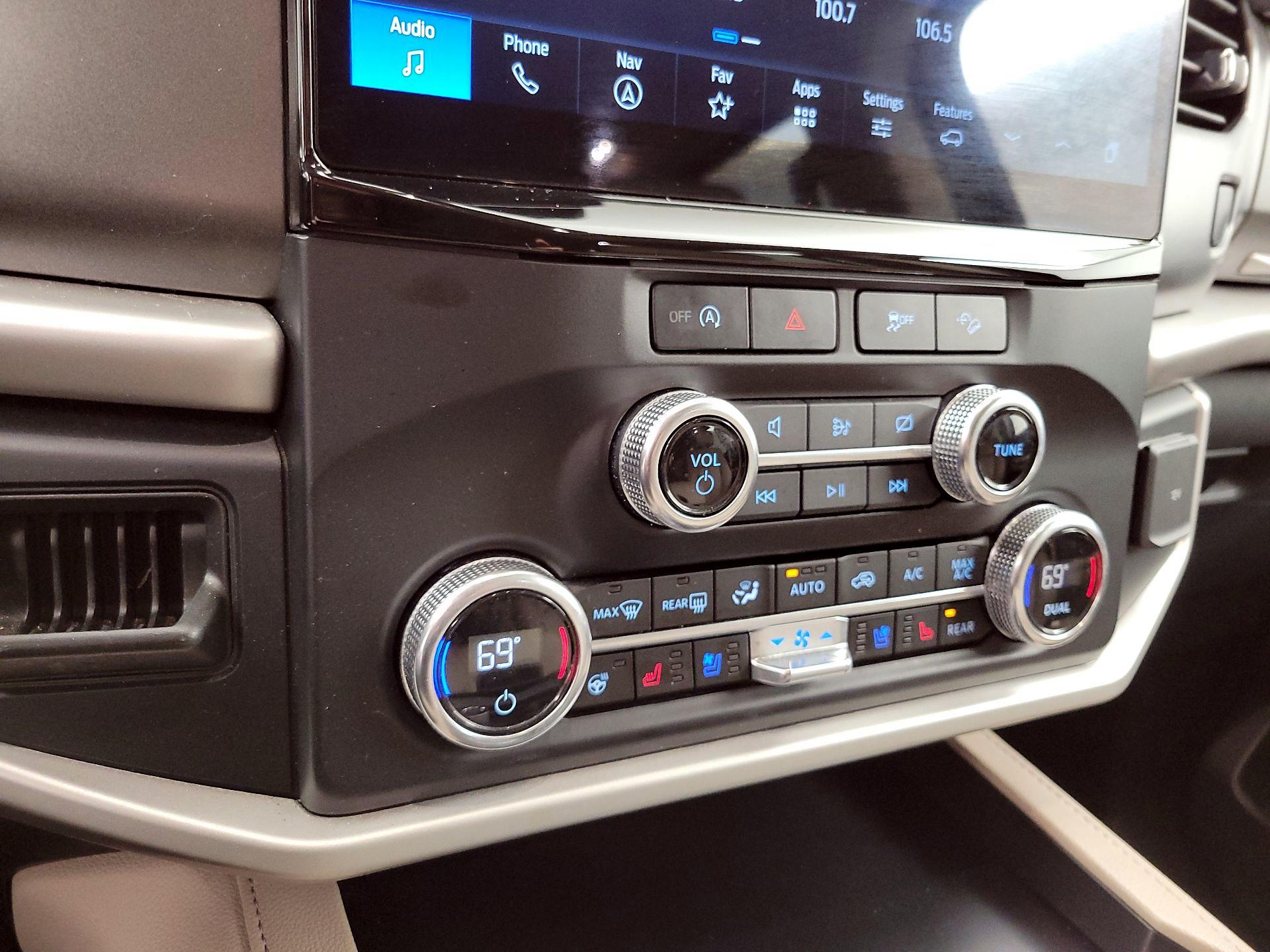 Thumbnail: 2024 Ford Expedition MAX - 17