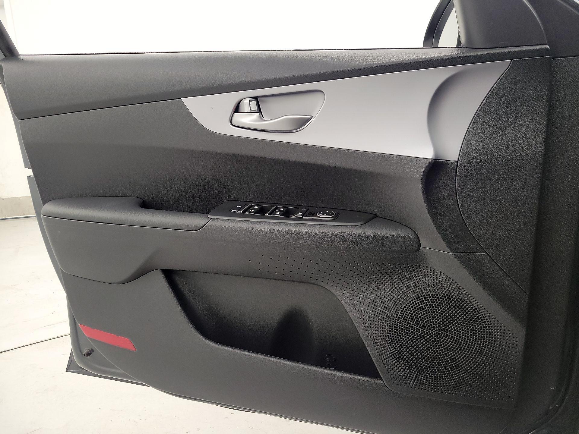 Thumbnail: 2024 Kia Forte - 12