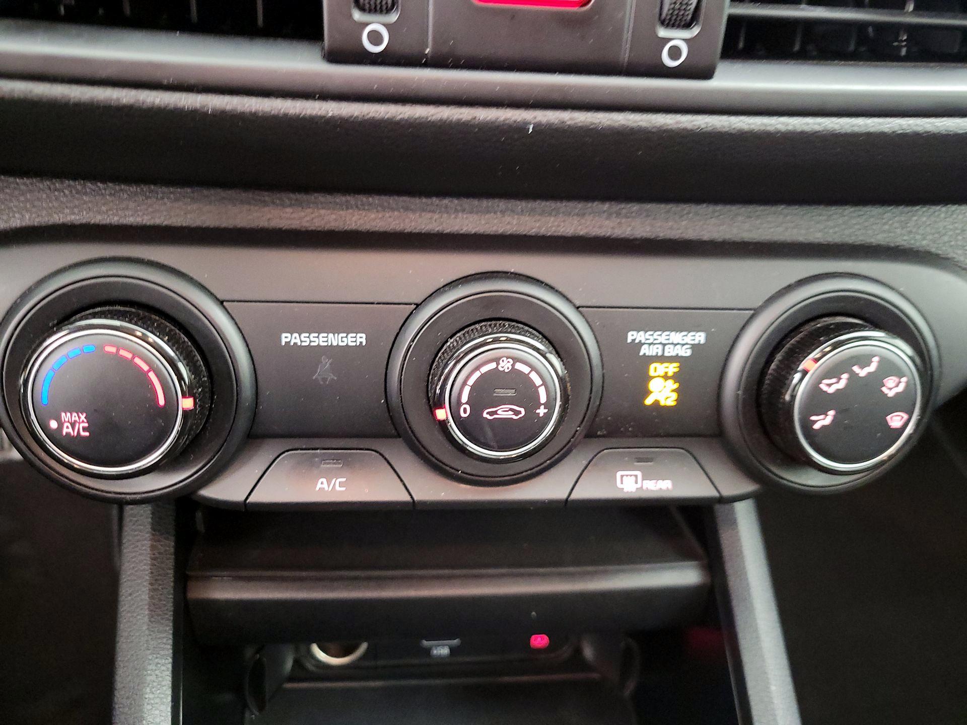 Thumbnail: 2024 Kia Forte - 16