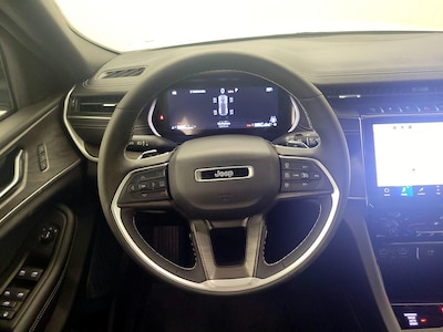 Steering Wheel & Instrument Cluster (On)