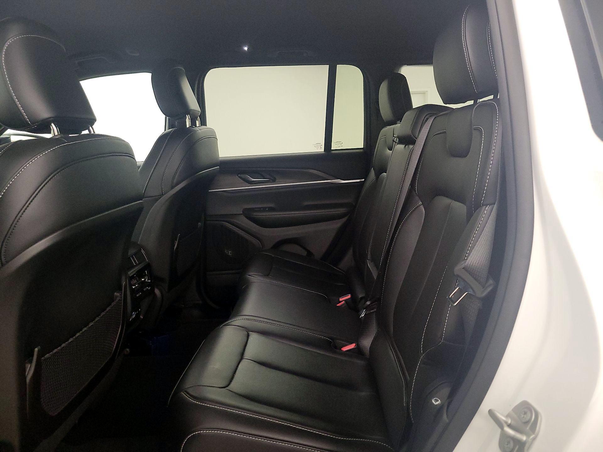 Thumbnail: 2024 Jeep Grand Cherokee - 20