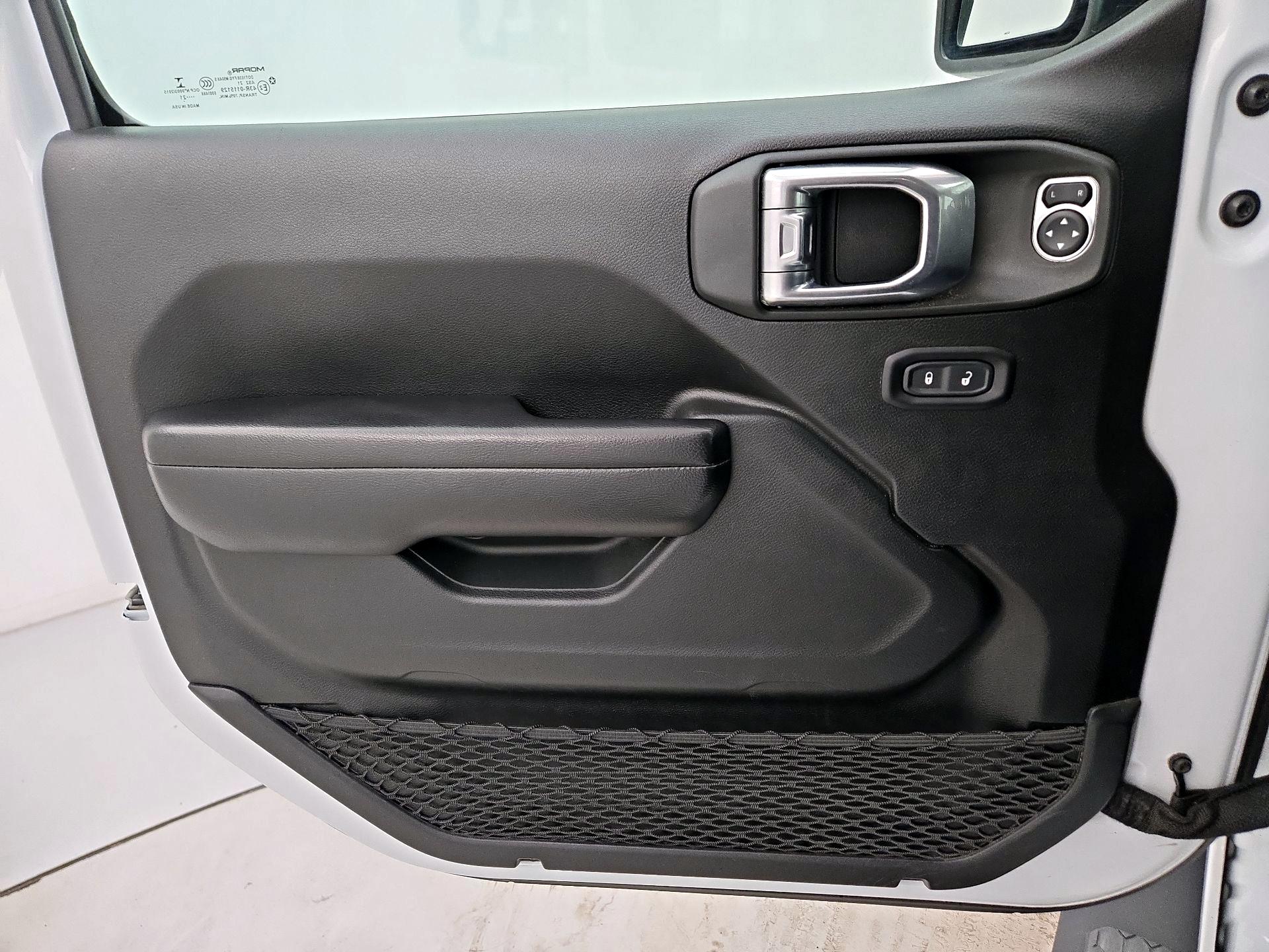 Thumbnail: 2021 Jeep Gladiator - 12