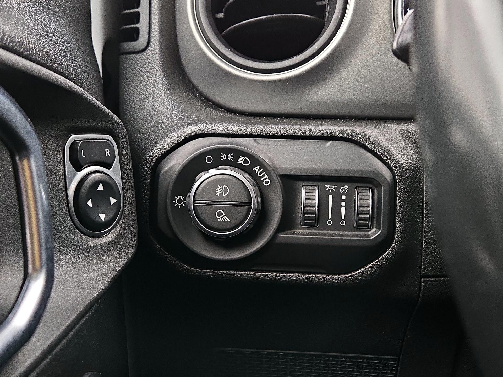 Thumbnail: 2021 Jeep Gladiator - 13