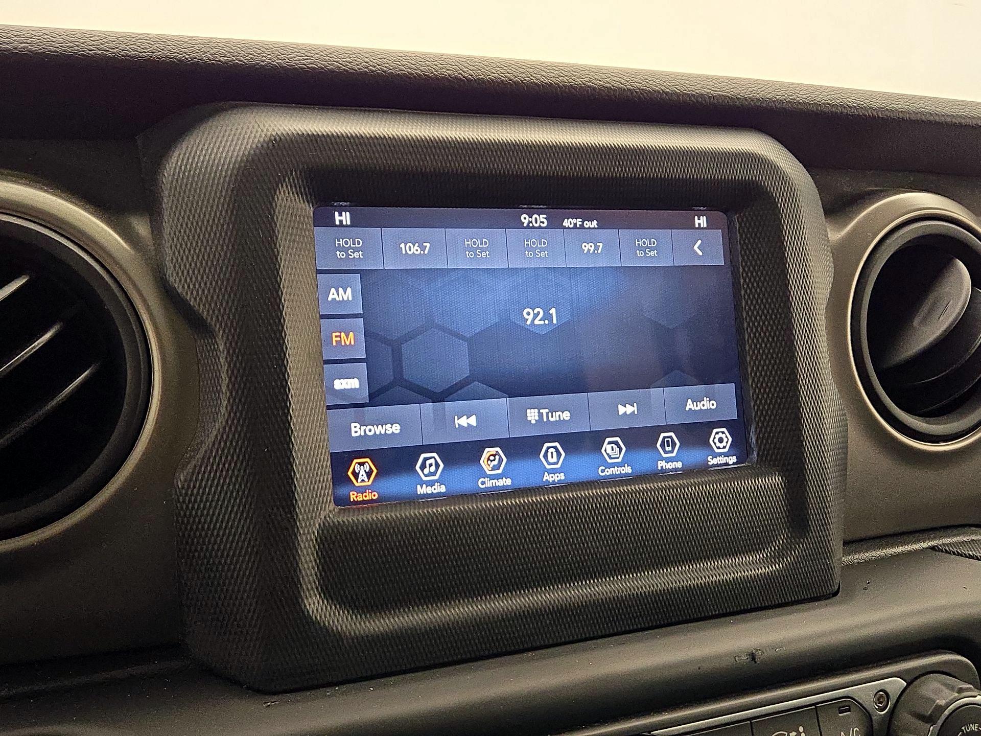 Thumbnail: 2021 Jeep Gladiator - 15