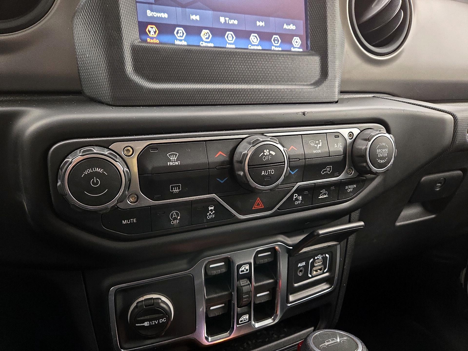 Thumbnail: 2021 Jeep Gladiator - 16