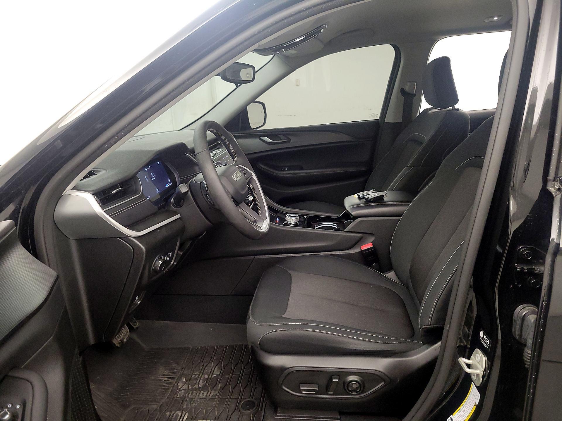 Thumbnail: 2023 Jeep Grand Cherokee - 11