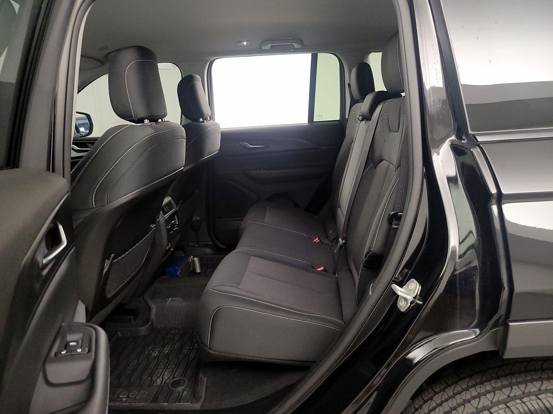 Thumbnail: 2023 Jeep Grand Cherokee - 19