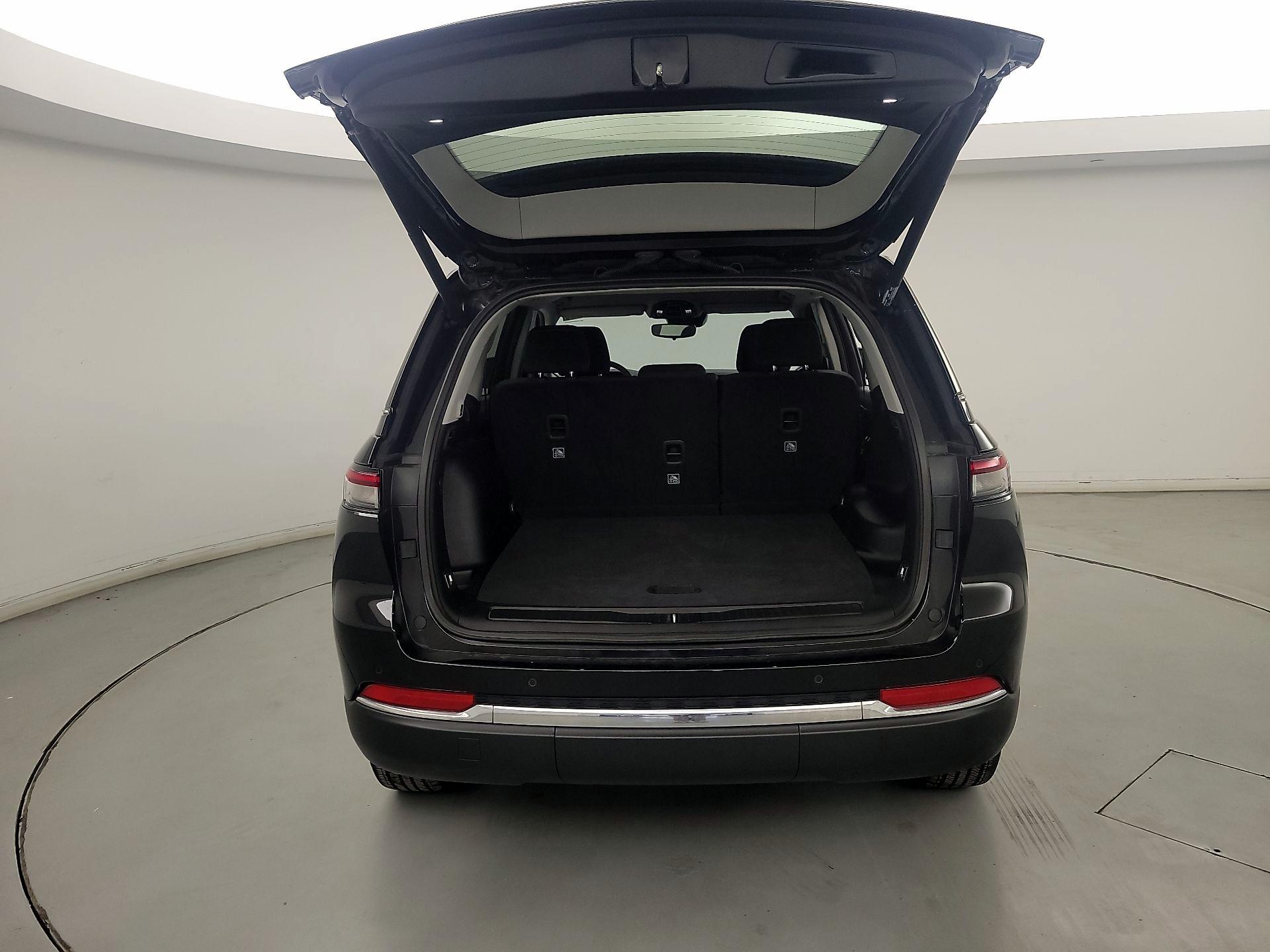 Thumbnail: 2023 Jeep Grand Cherokee - 20