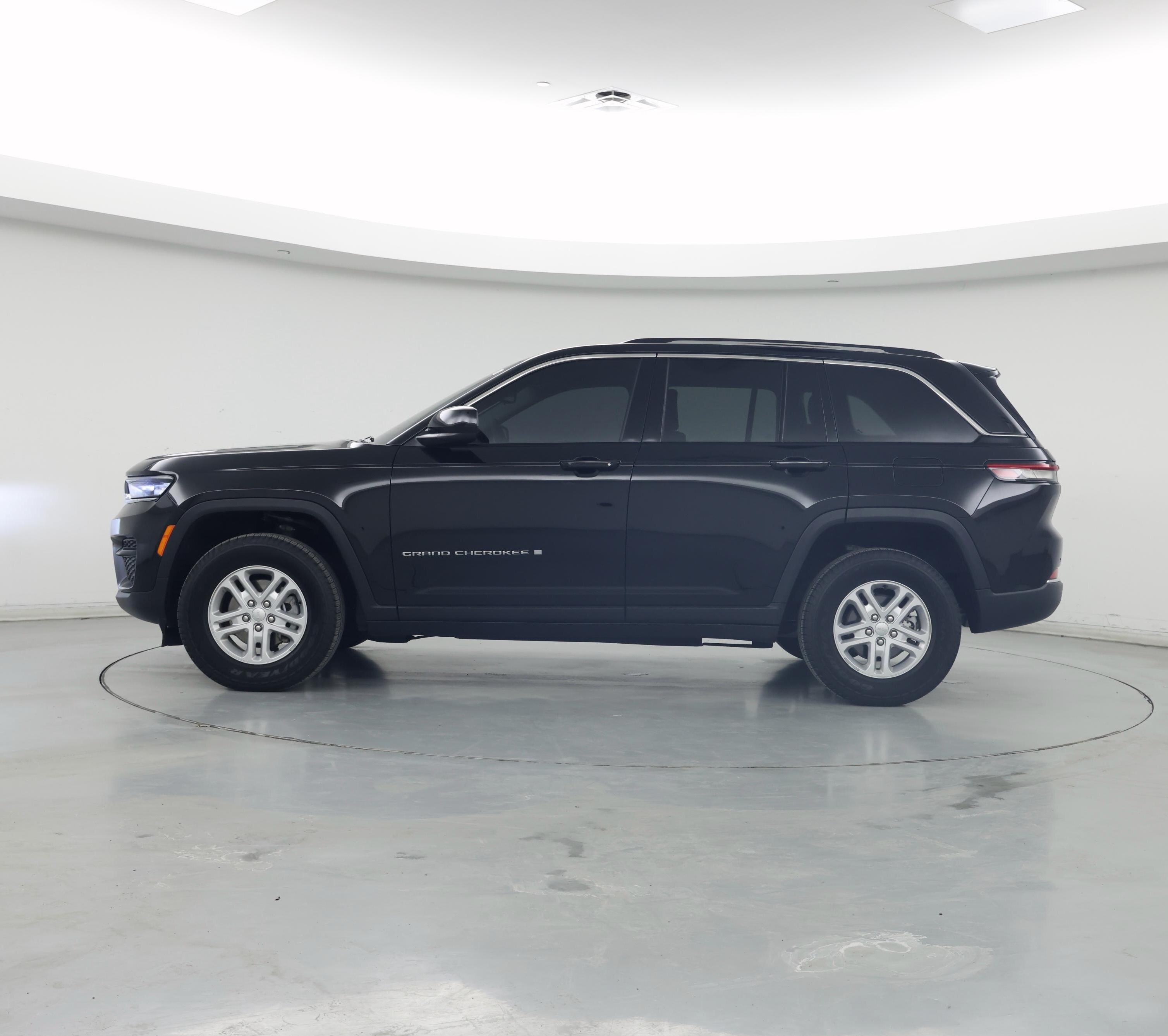 Thumbnail: 2023 Jeep Grand Cherokee - 3