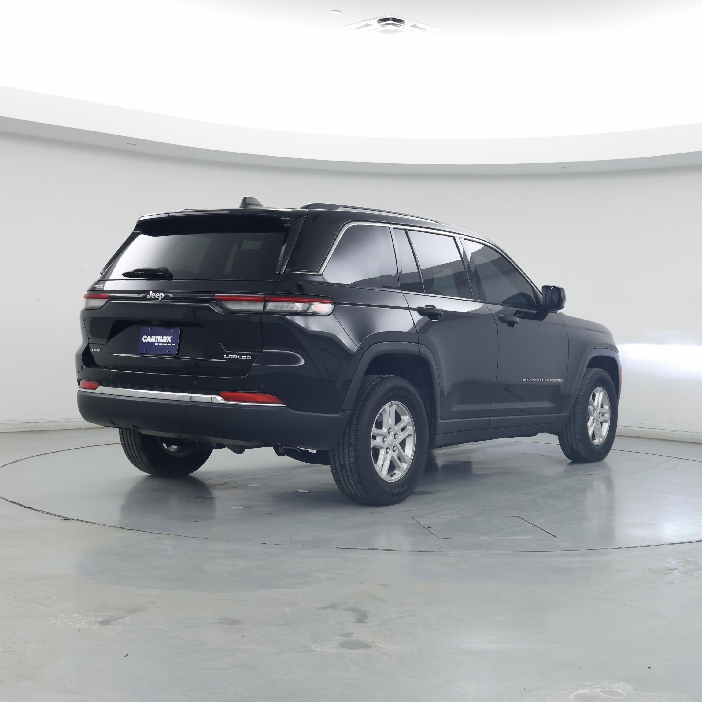 Thumbnail: 2023 Jeep Grand Cherokee - 8