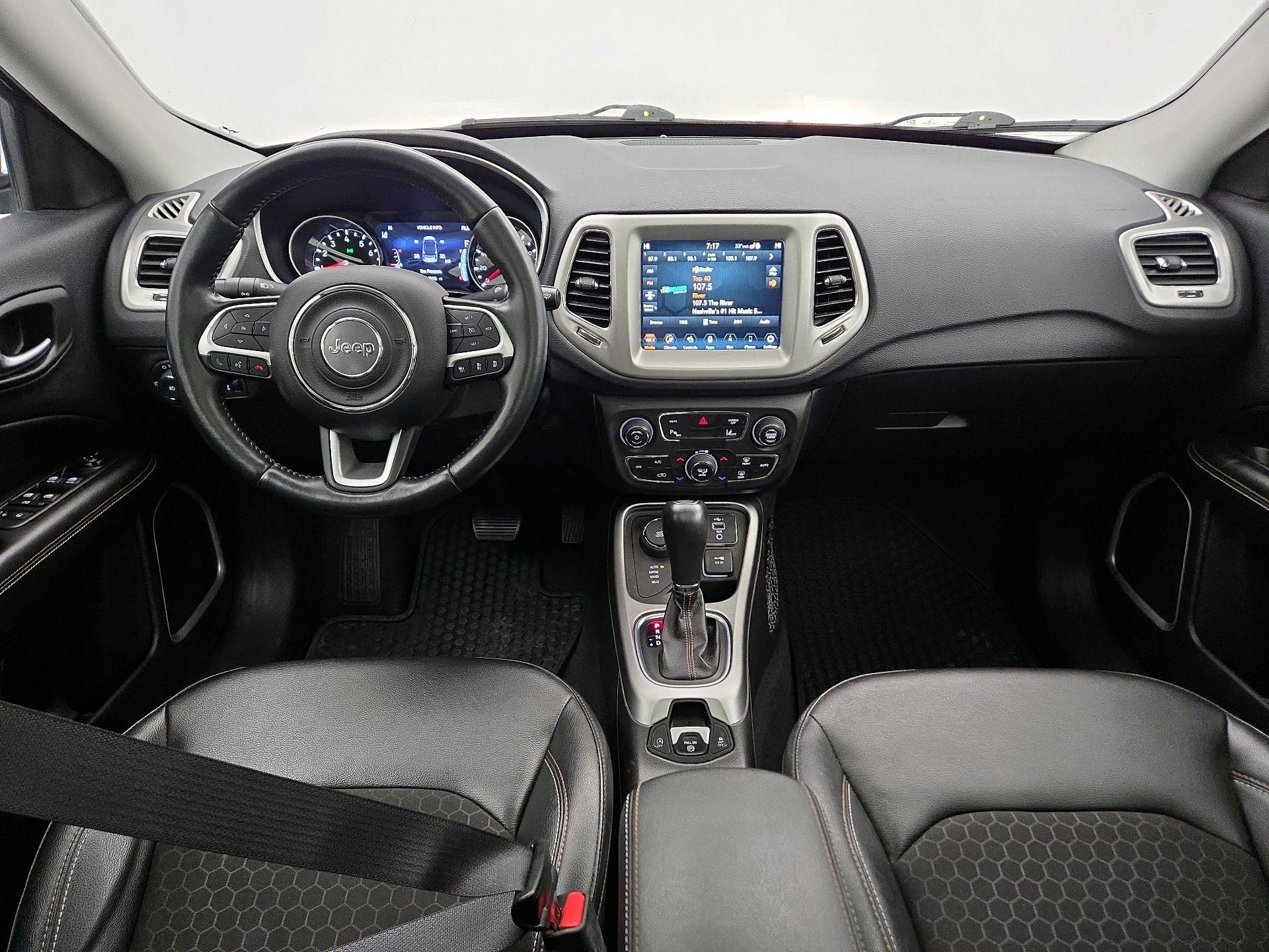 Thumbnail: 2020 Jeep Compass - 9