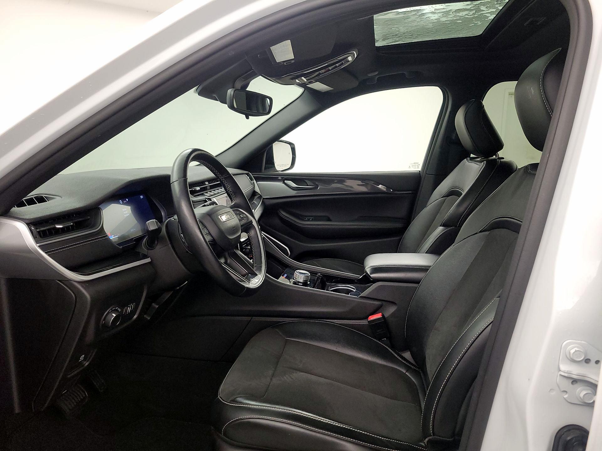 Thumbnail: 2022 Jeep Grand Cherokee - 11