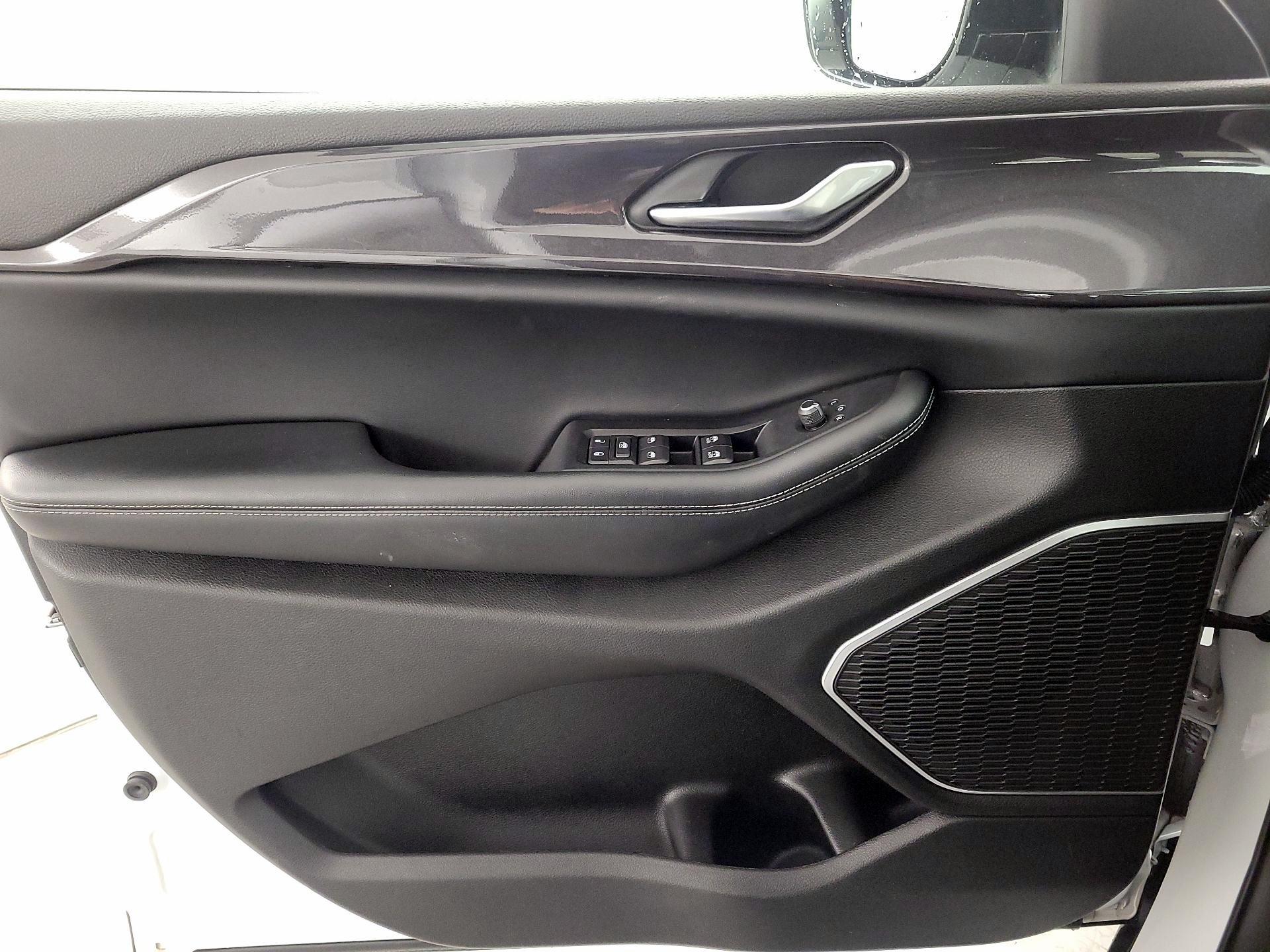 Thumbnail: 2022 Jeep Grand Cherokee - 12