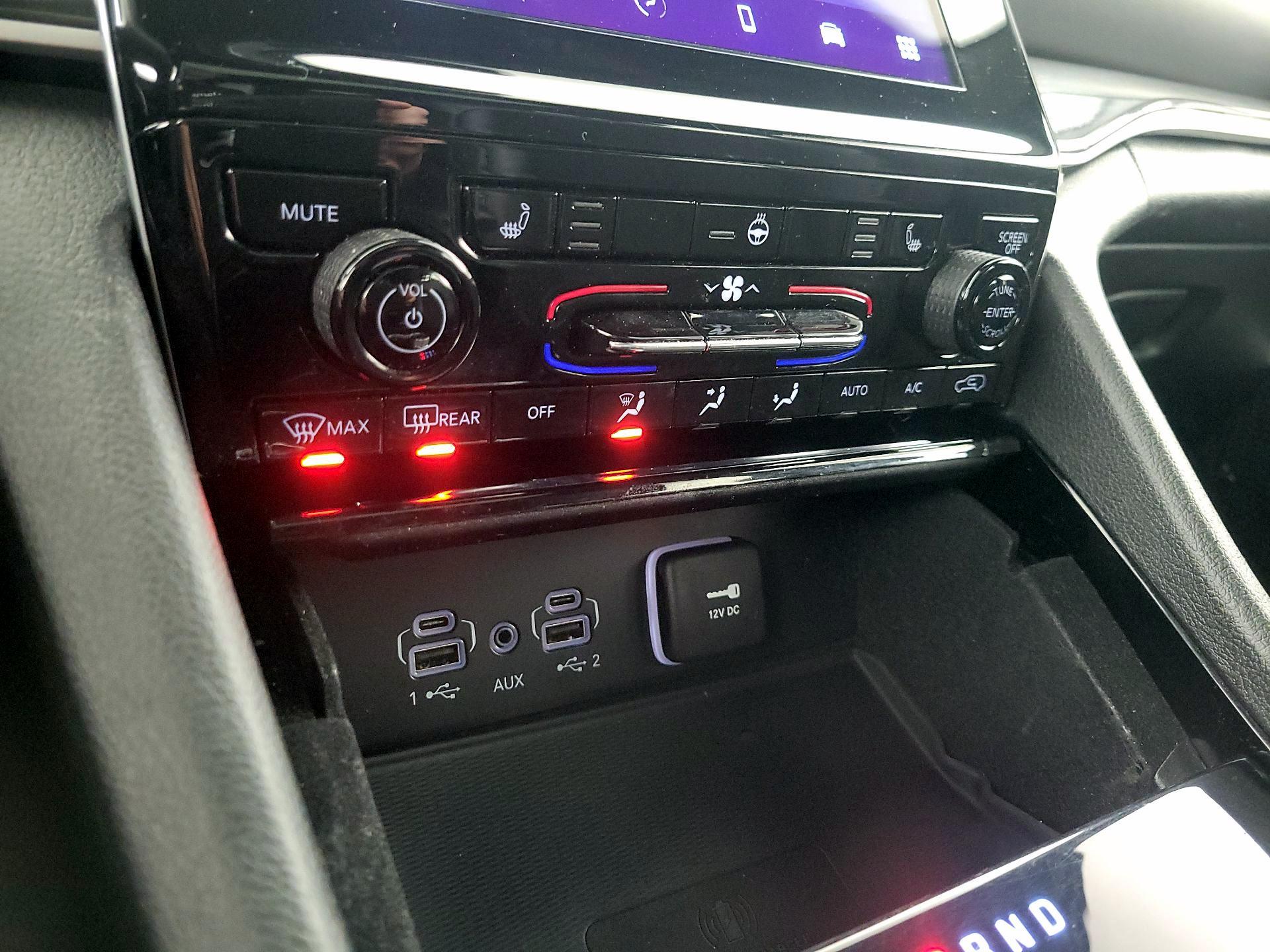 Thumbnail: 2022 Jeep Grand Cherokee - 16