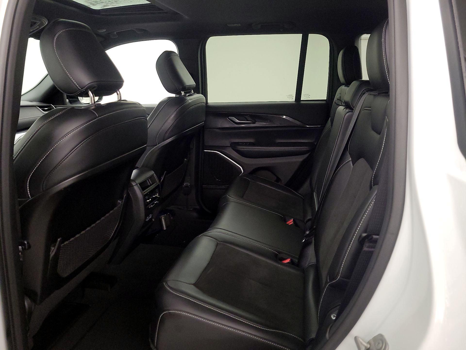 Thumbnail: 2022 Jeep Grand Cherokee - 20