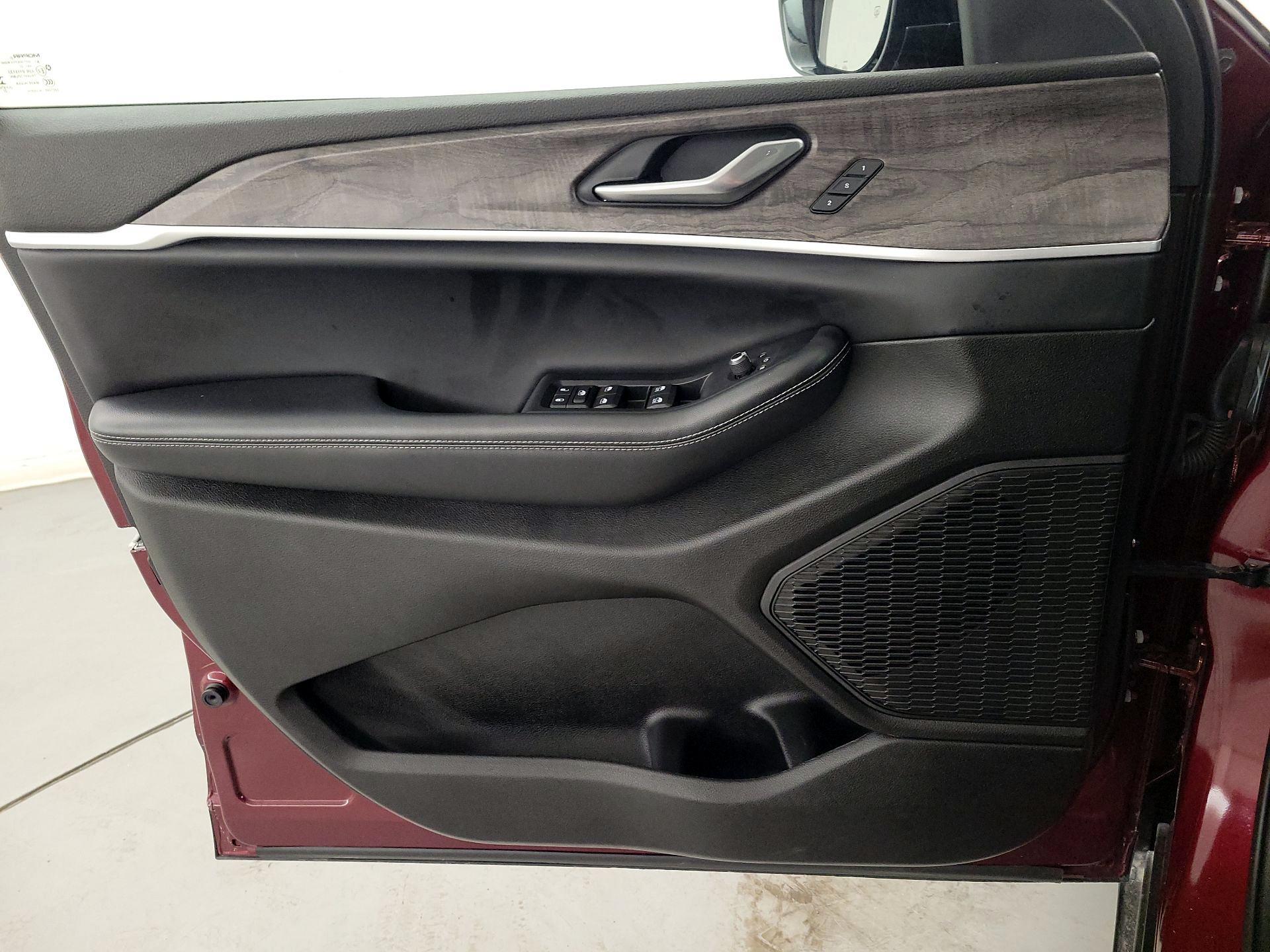 Thumbnail: 2023 Jeep Grand Cherokee - 12