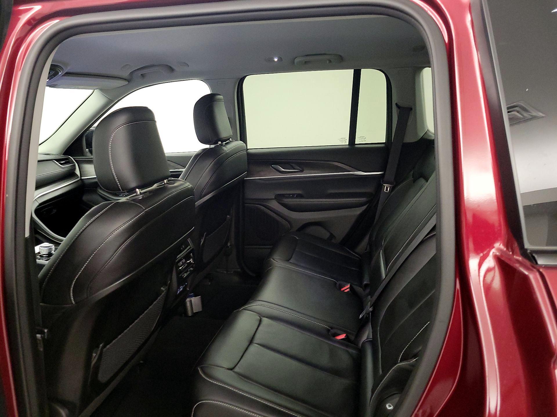 Thumbnail: 2023 Jeep Grand Cherokee - 20