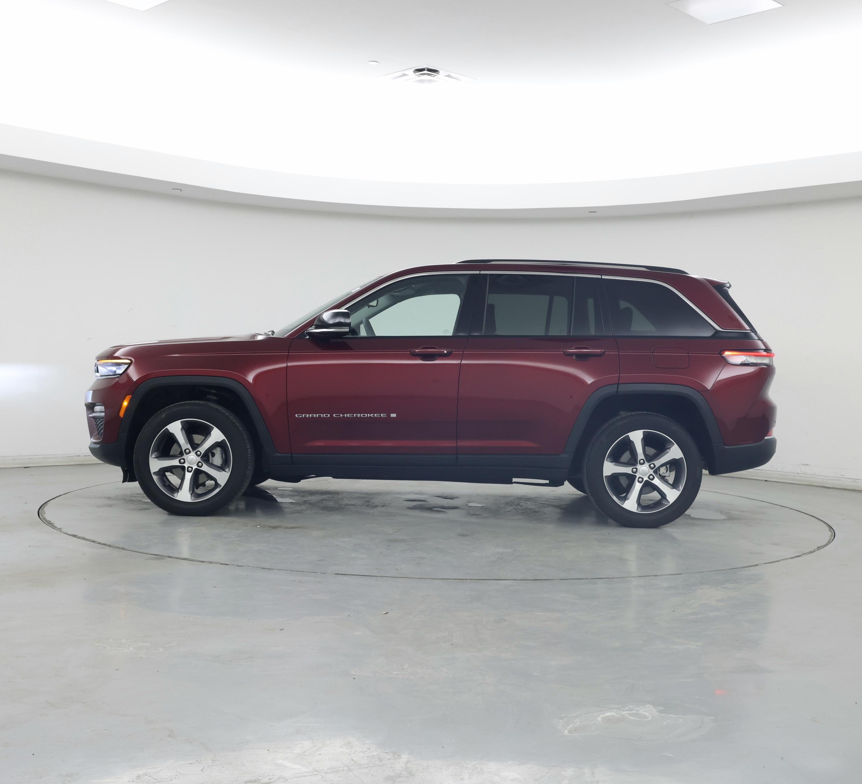 Thumbnail: 2023 Jeep Grand Cherokee - 3