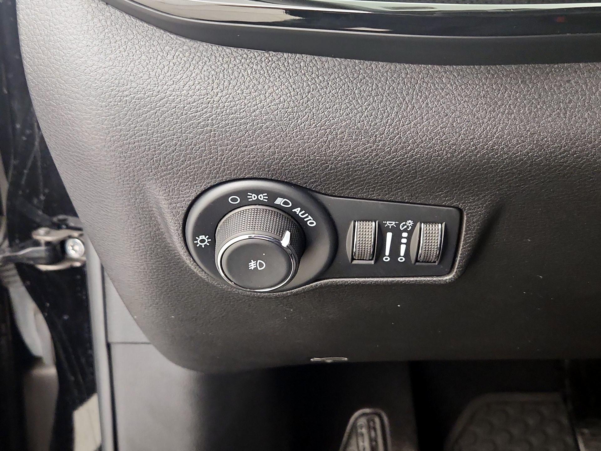 Thumbnail: 2022 Jeep Compass - 13