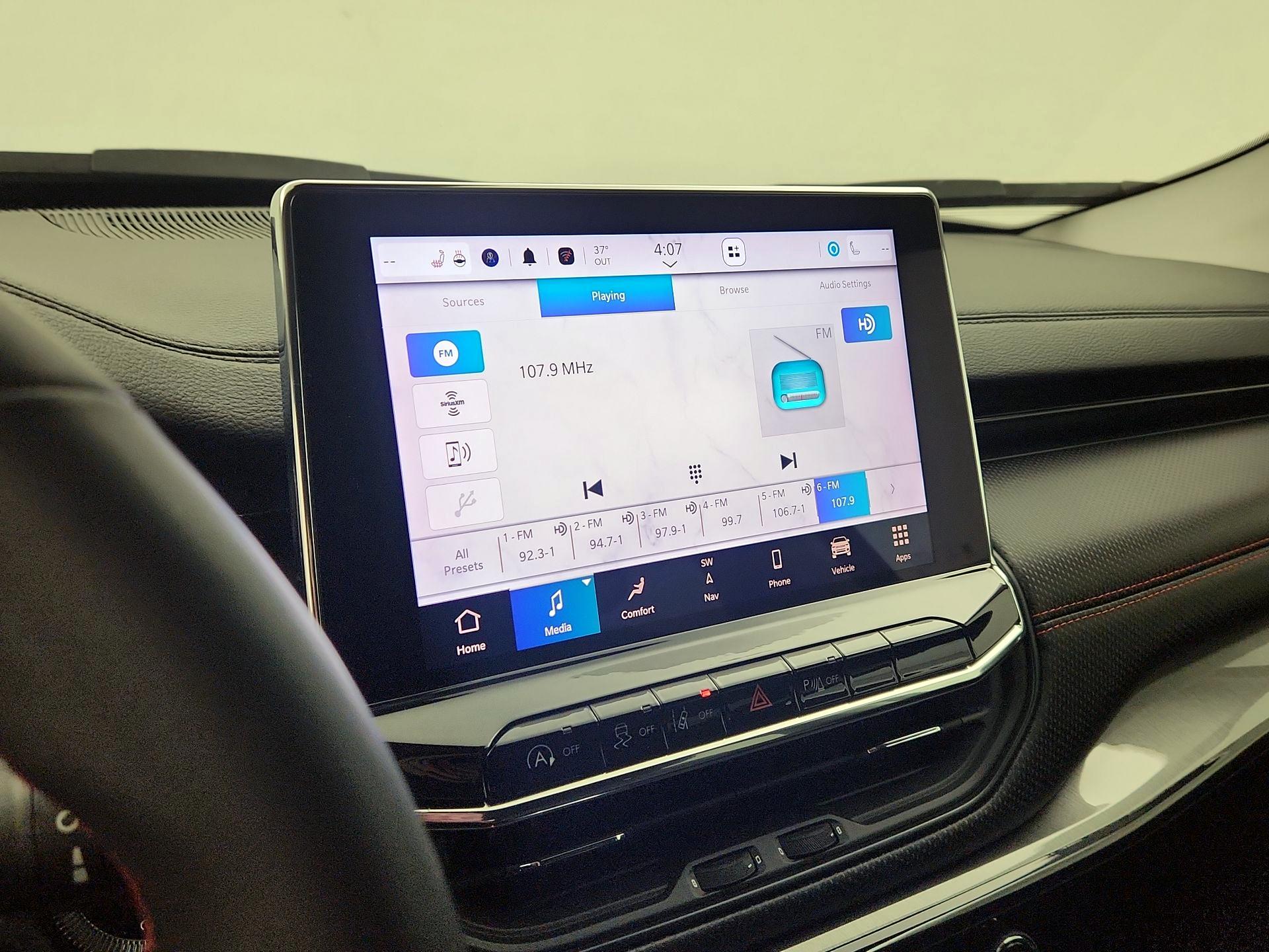 Thumbnail: 2022 Jeep Compass - 16