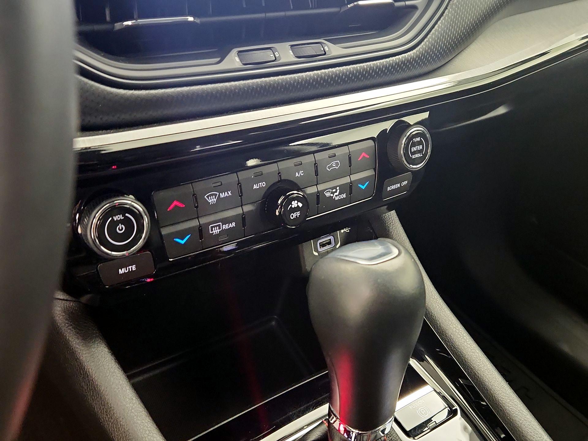 Thumbnail: 2022 Jeep Compass - 17