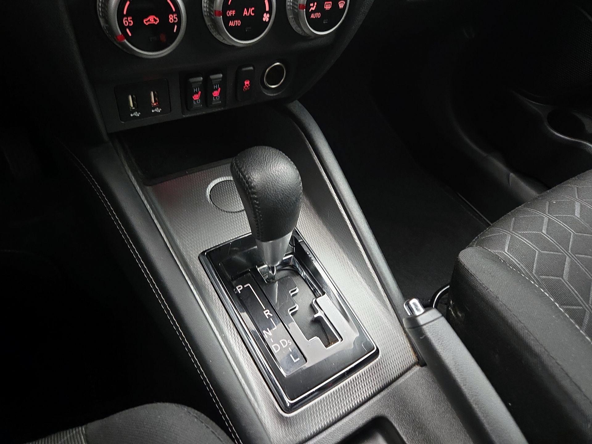 Thumbnail: 2020 Mitsubishi Outlander Sport - 17