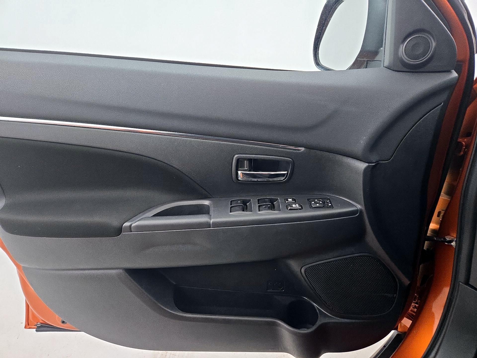 Thumbnail: 2022 Mitsubishi Outlander Sport - 12