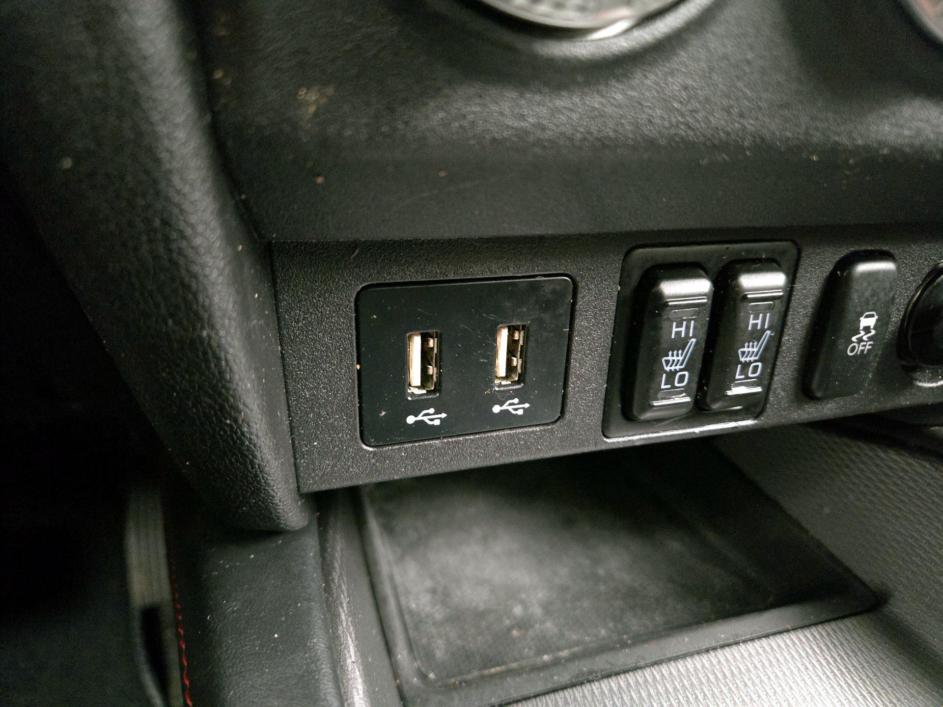 Thumbnail: 2022 Mitsubishi Outlander Sport - 18