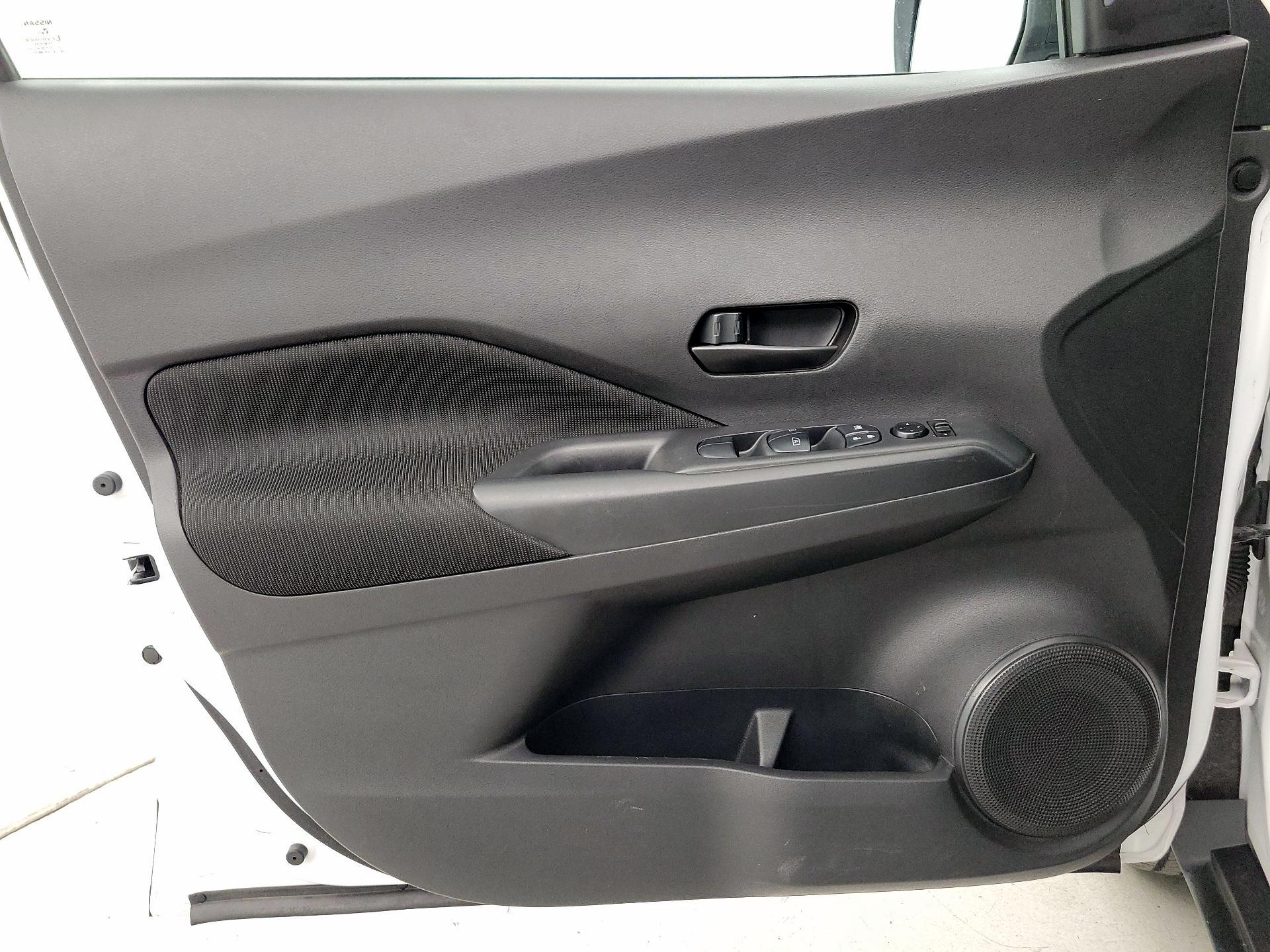 Thumbnail: 2023 Nissan Kicks - 12