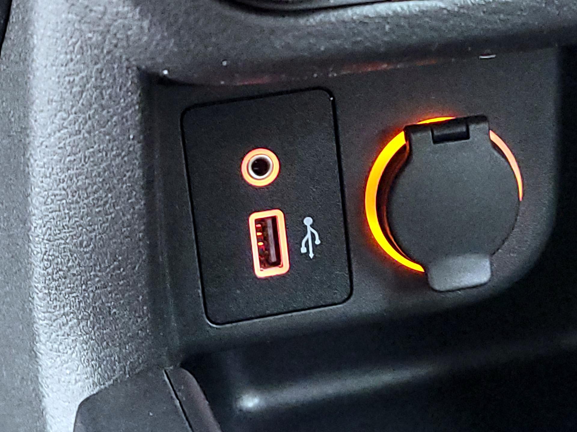 Thumbnail: 2023 Nissan Kicks - 18