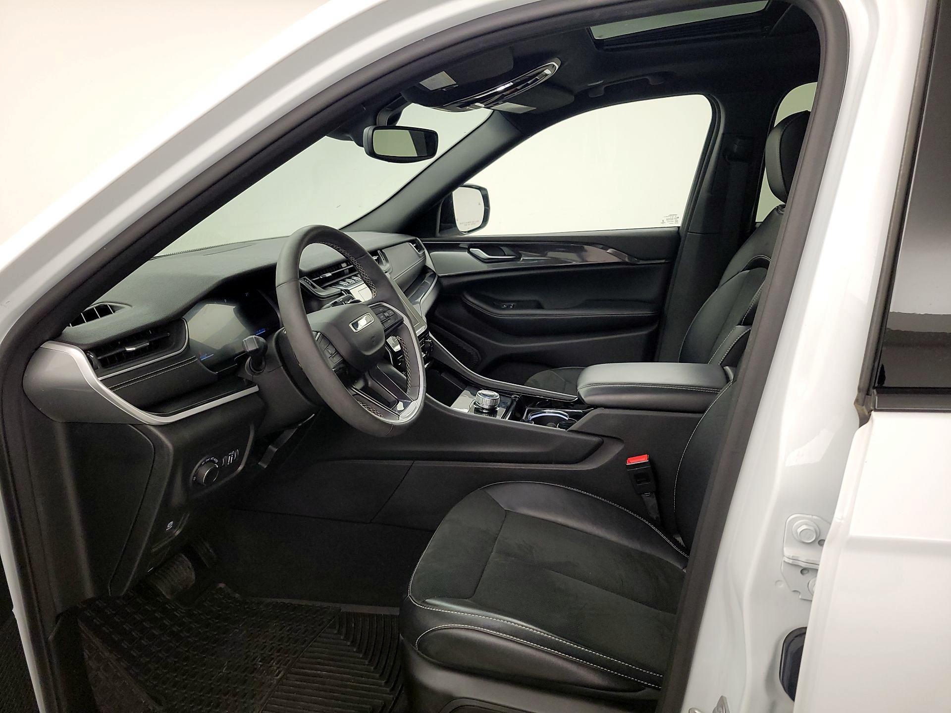 Thumbnail: 2023 Jeep Grand Cherokee L - 11