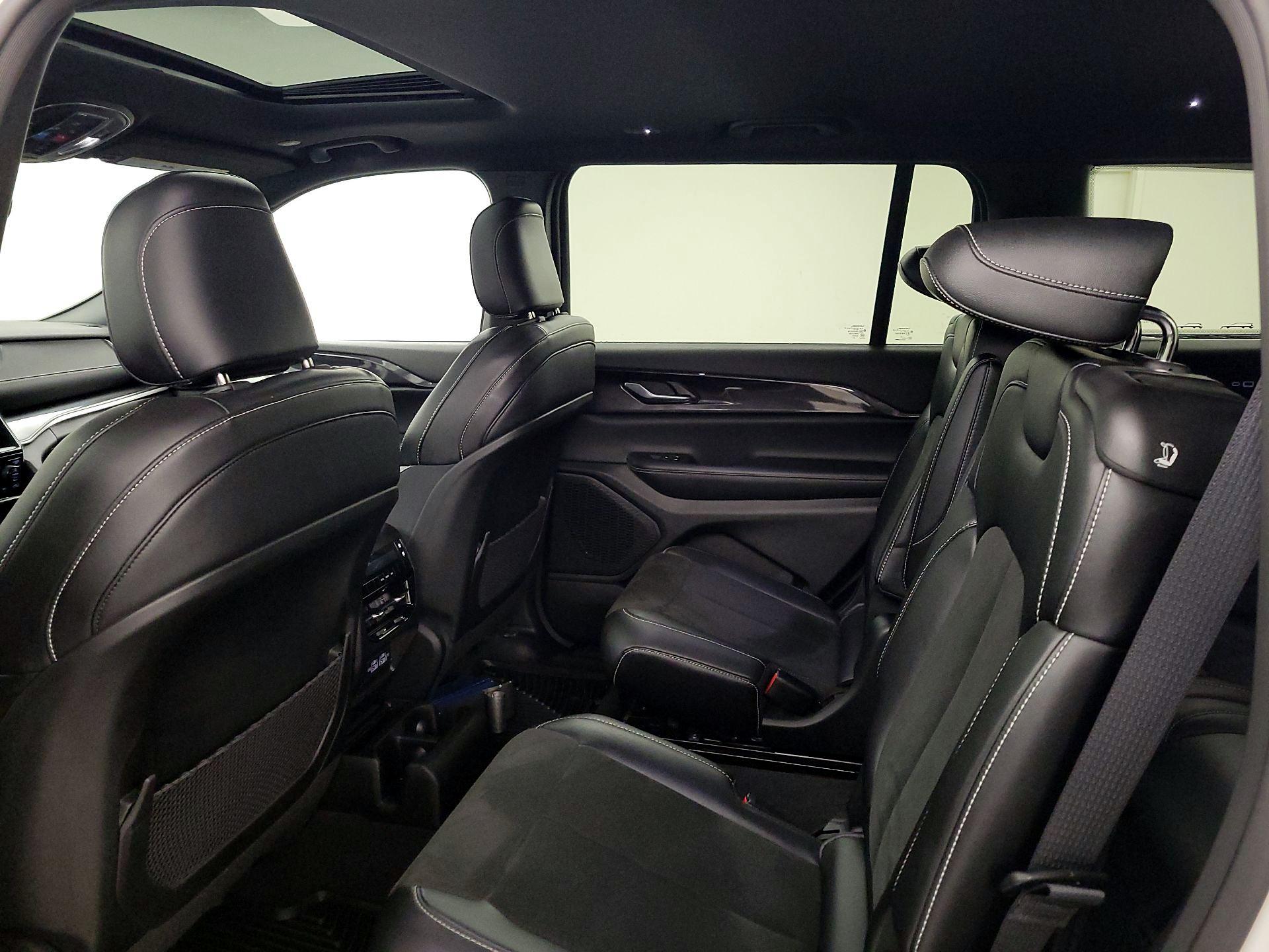 Thumbnail: 2023 Jeep Grand Cherokee L - 20