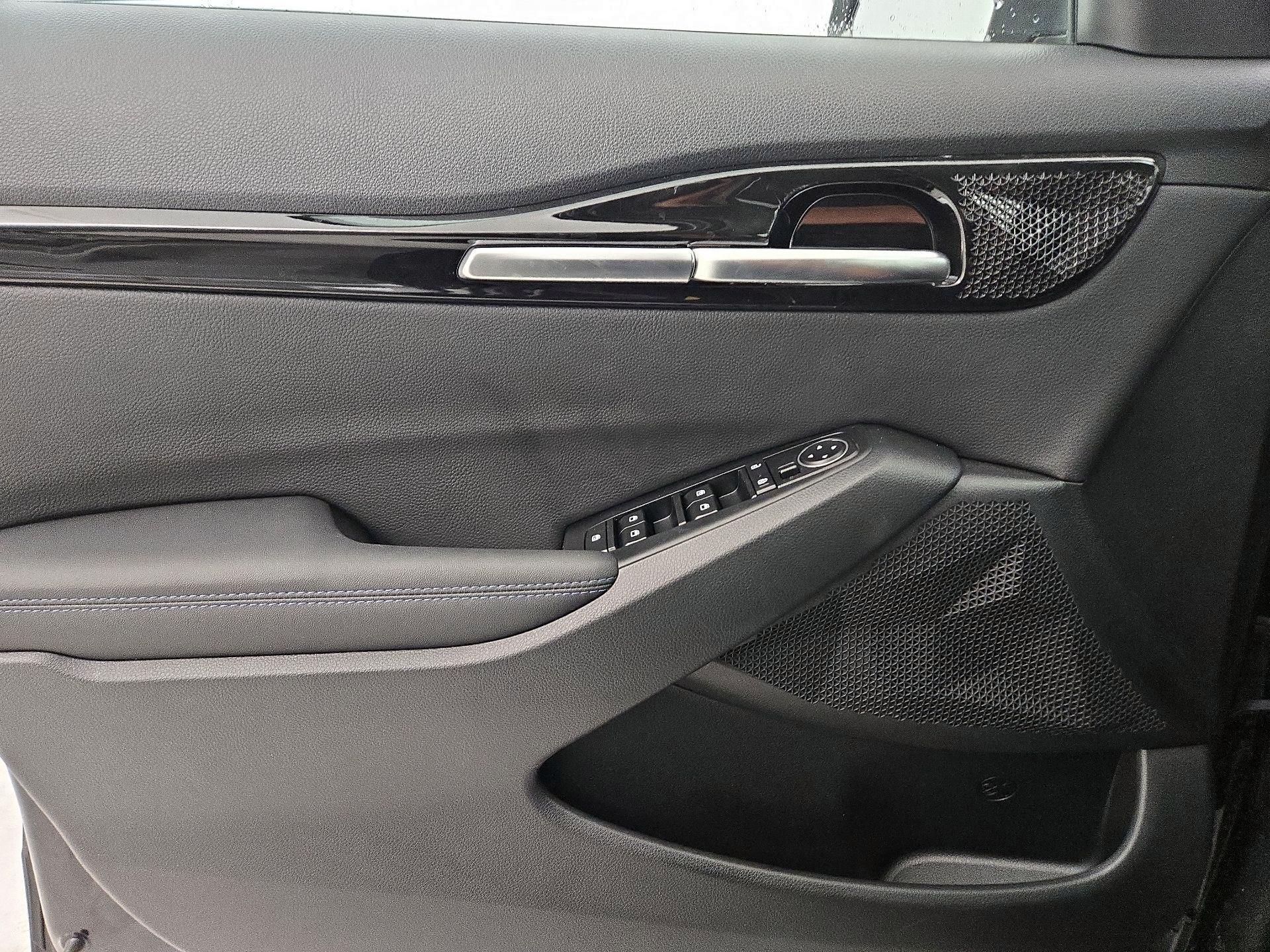 Thumbnail: 2023 Kia Seltos - 12